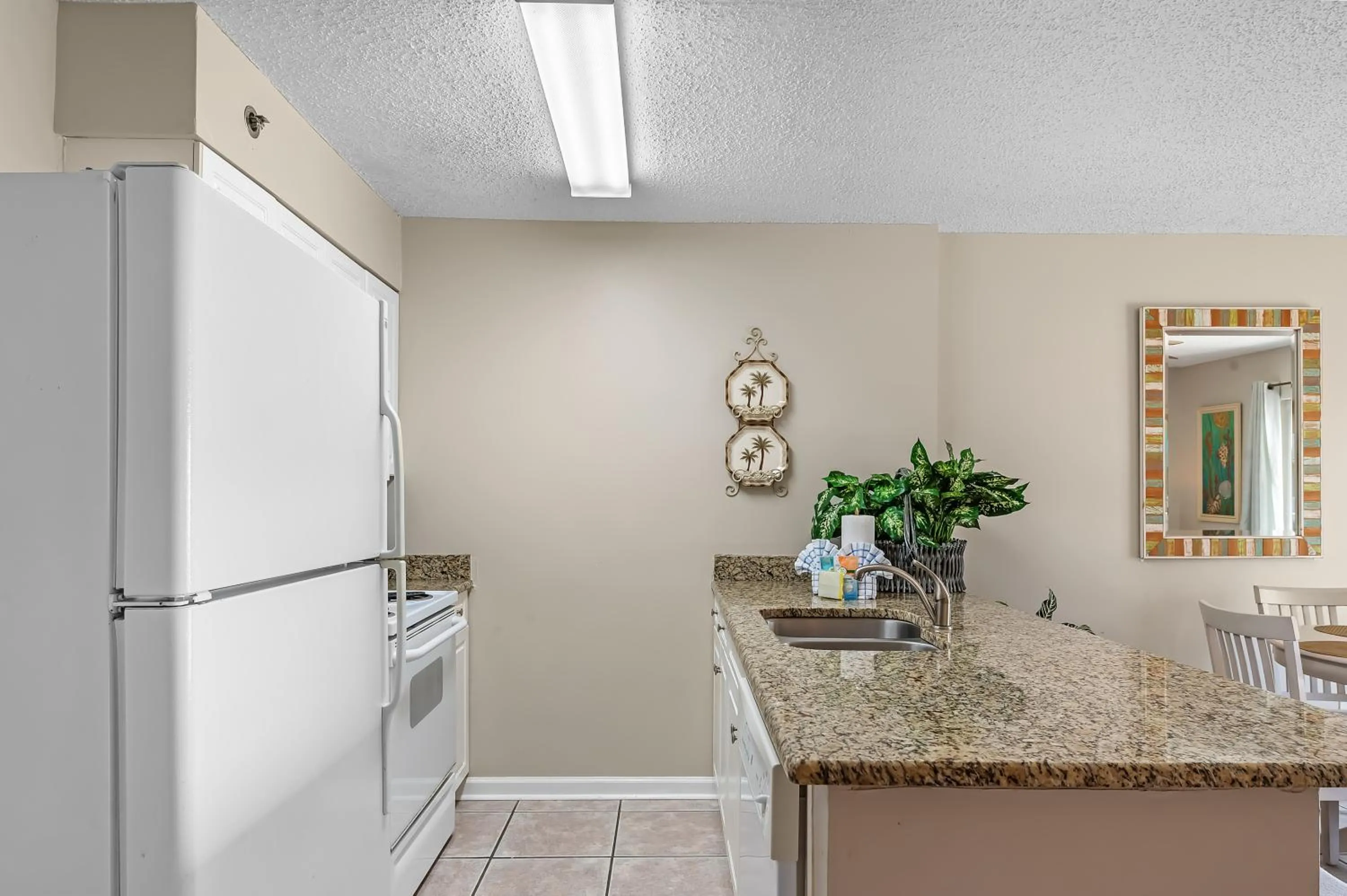 Kitchen or kitchenette in Tradewinds 307
