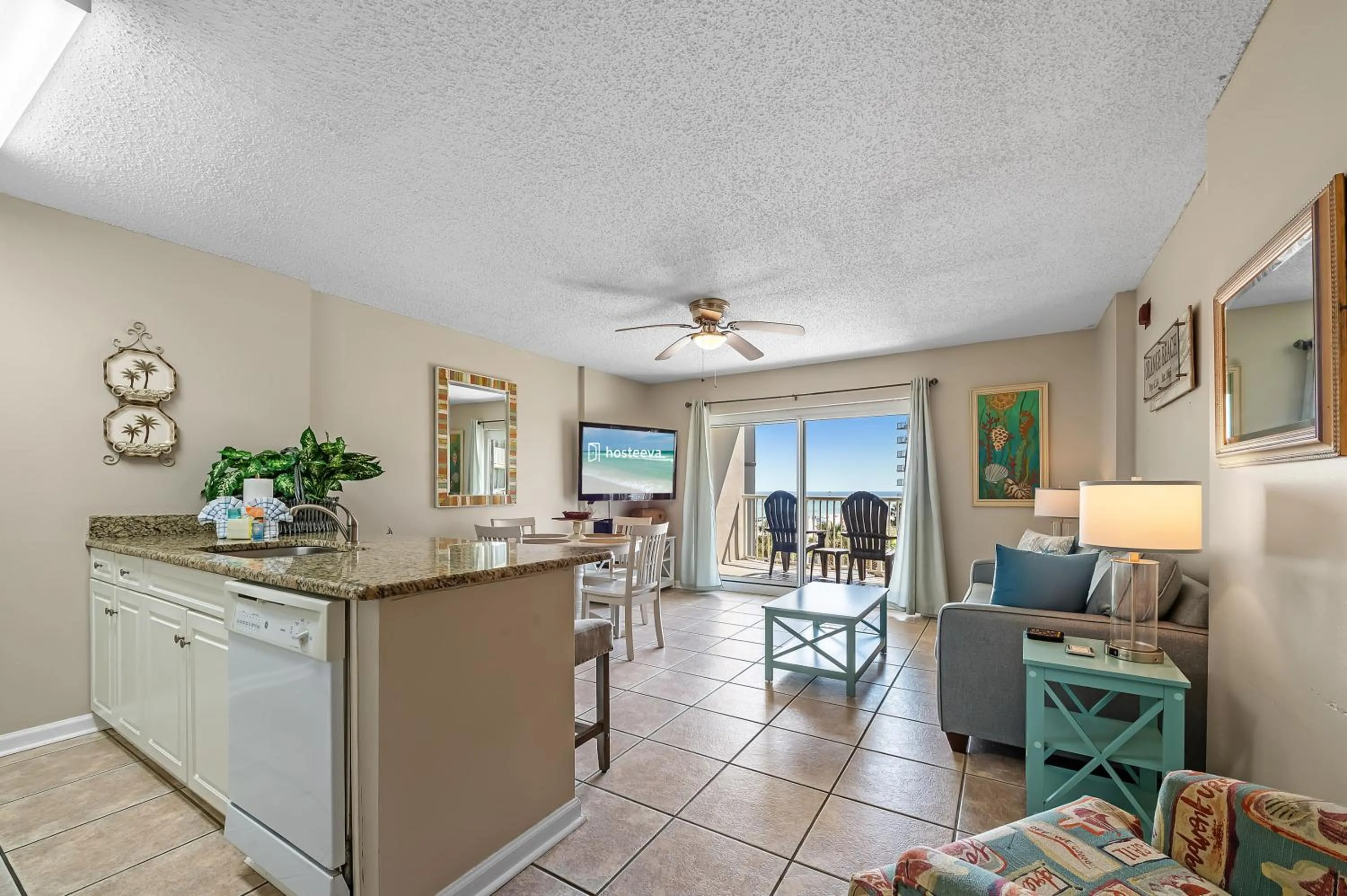 Kitchen or kitchenette in Tradewinds 307