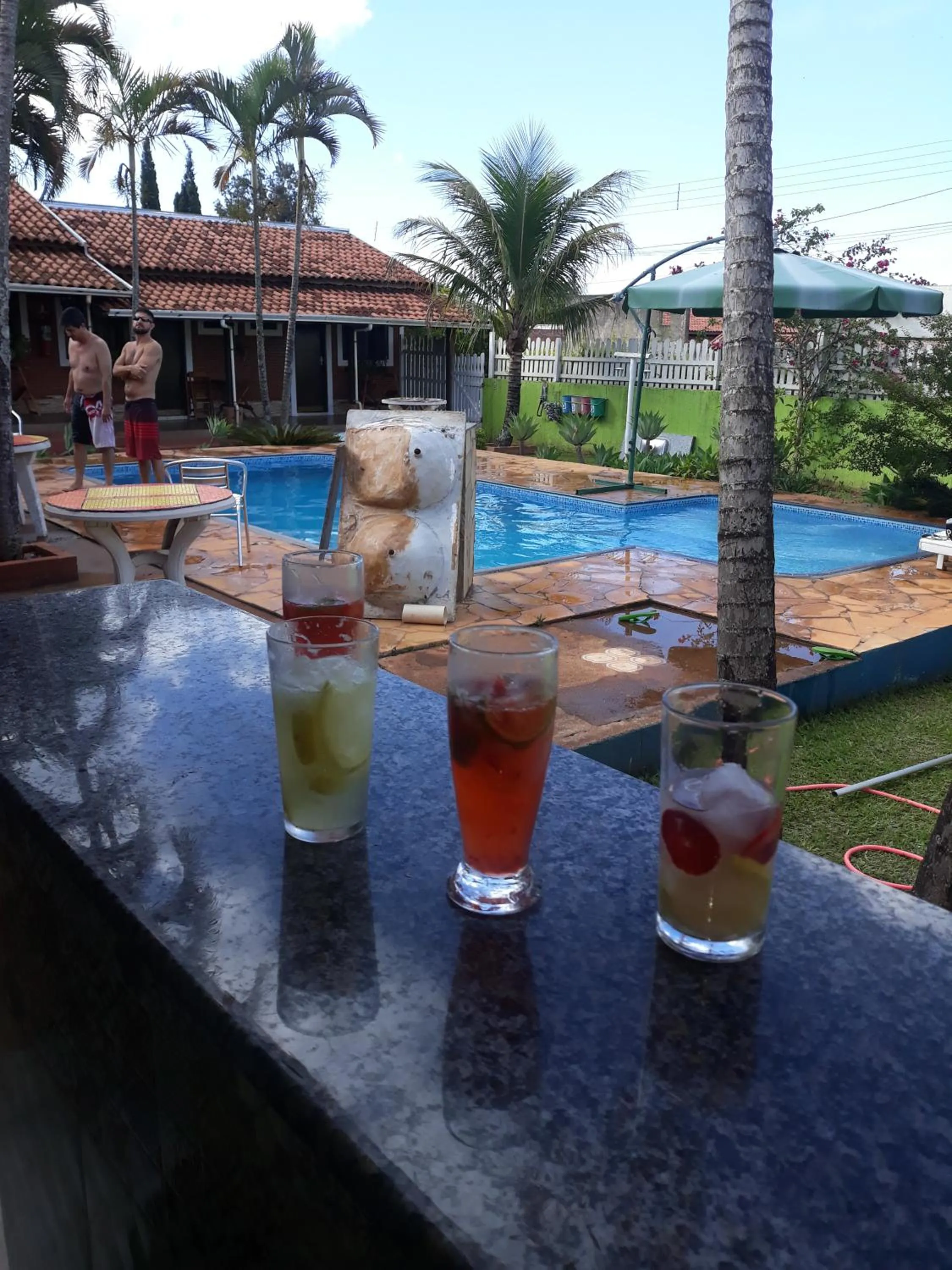 Swimming pool in Pousada Jacare Pepira