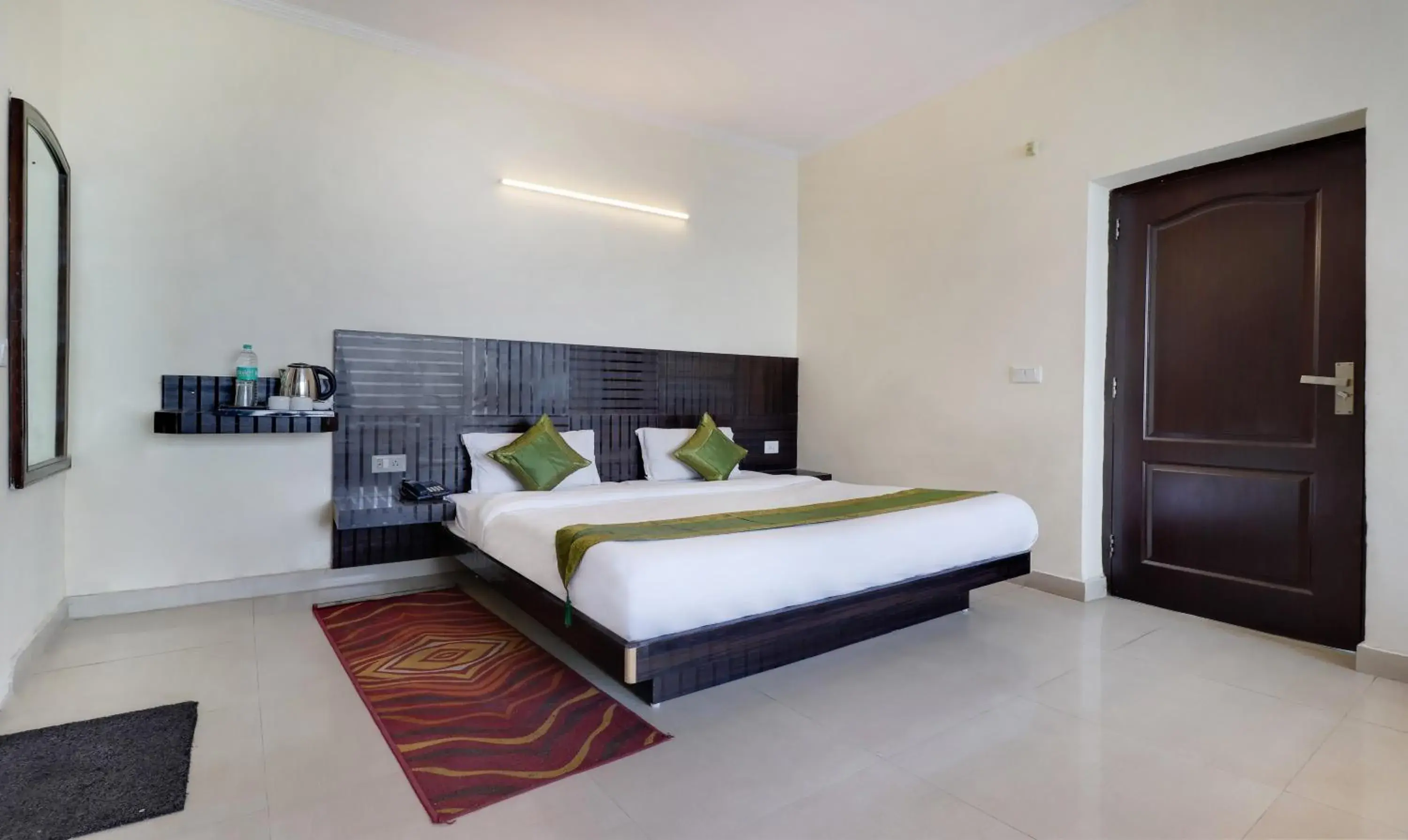 Superior Double Room in Treebo Mayur, Mall Road Superior Double Room in Treebo Mayur, Mall Road