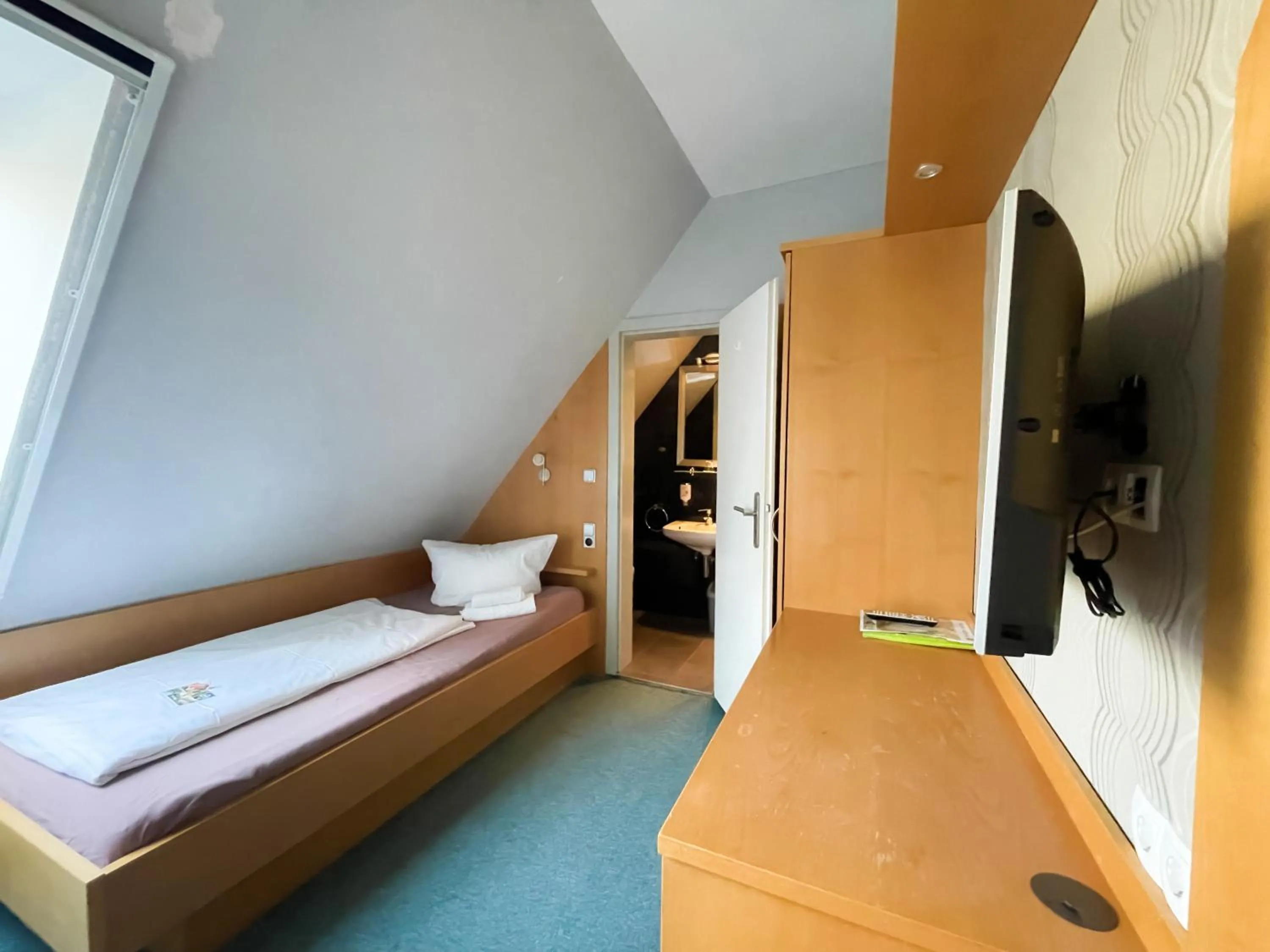 Bed in Hotel Saltenhof