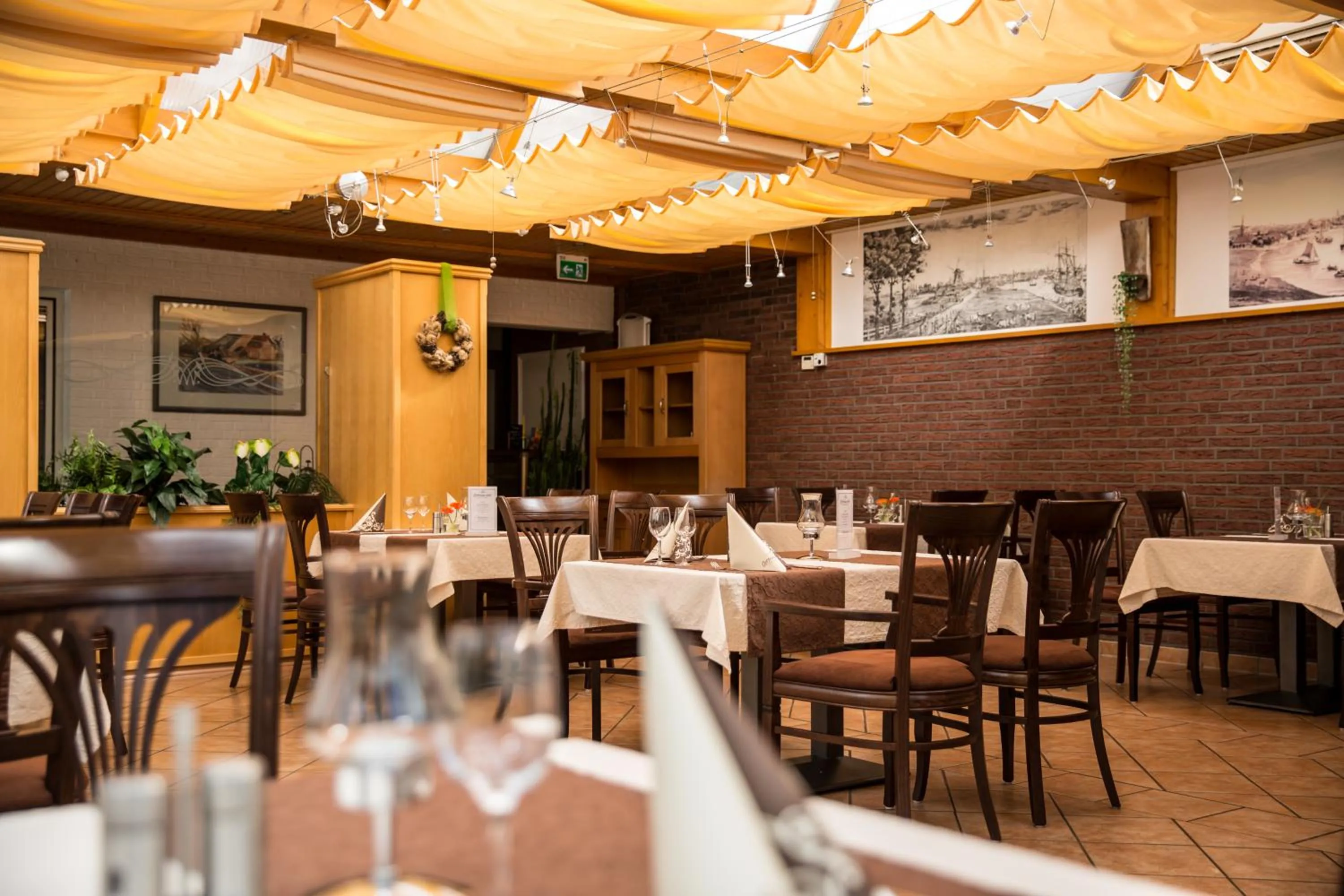 Restaurant/places to eat in Hotel Ostfriesen Hof