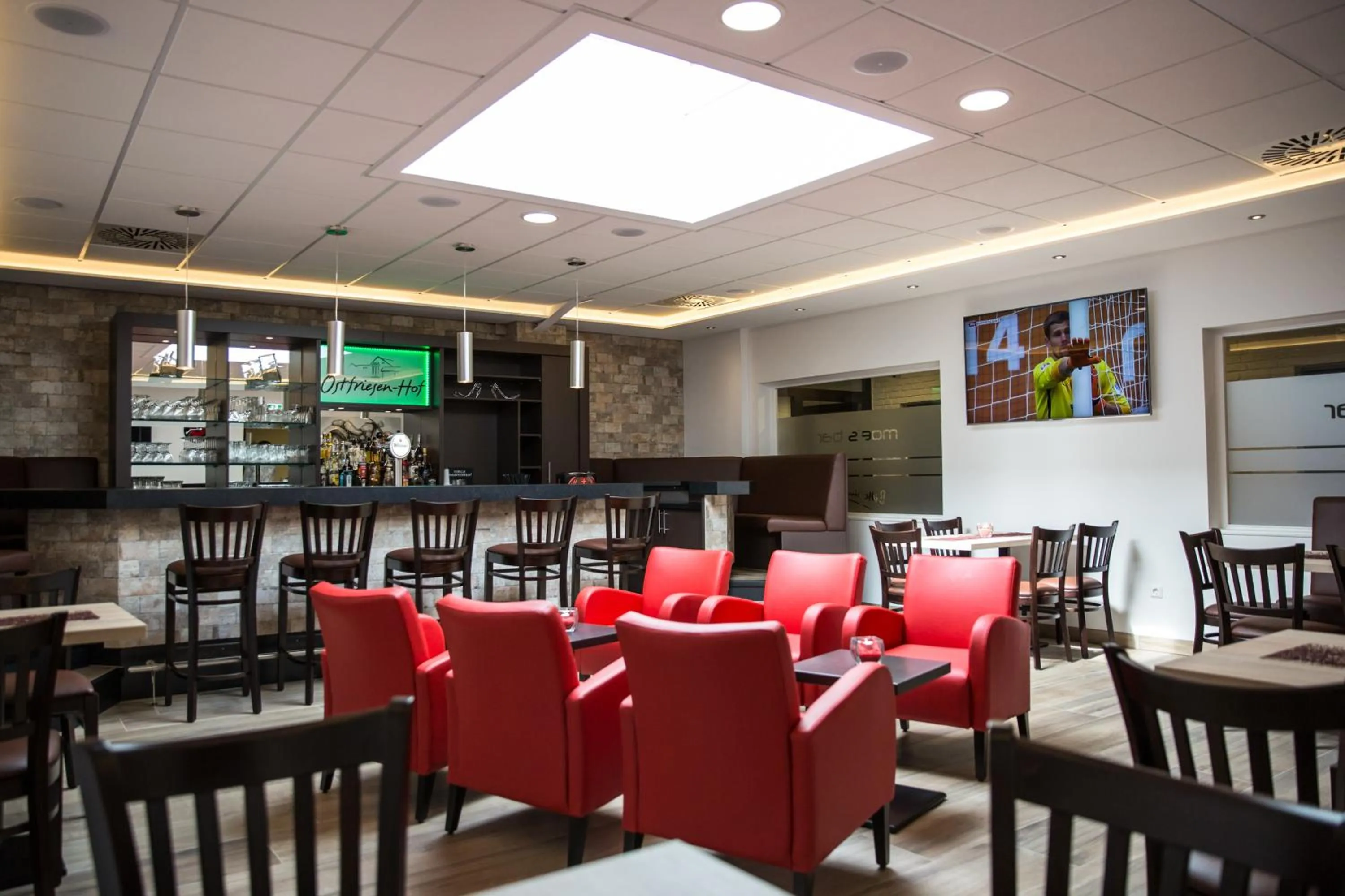 Lounge or bar in Hotel Ostfriesen Hof