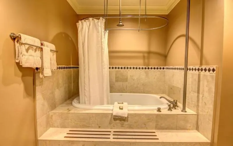 Bathroom in Cottages and Suites at River Landing