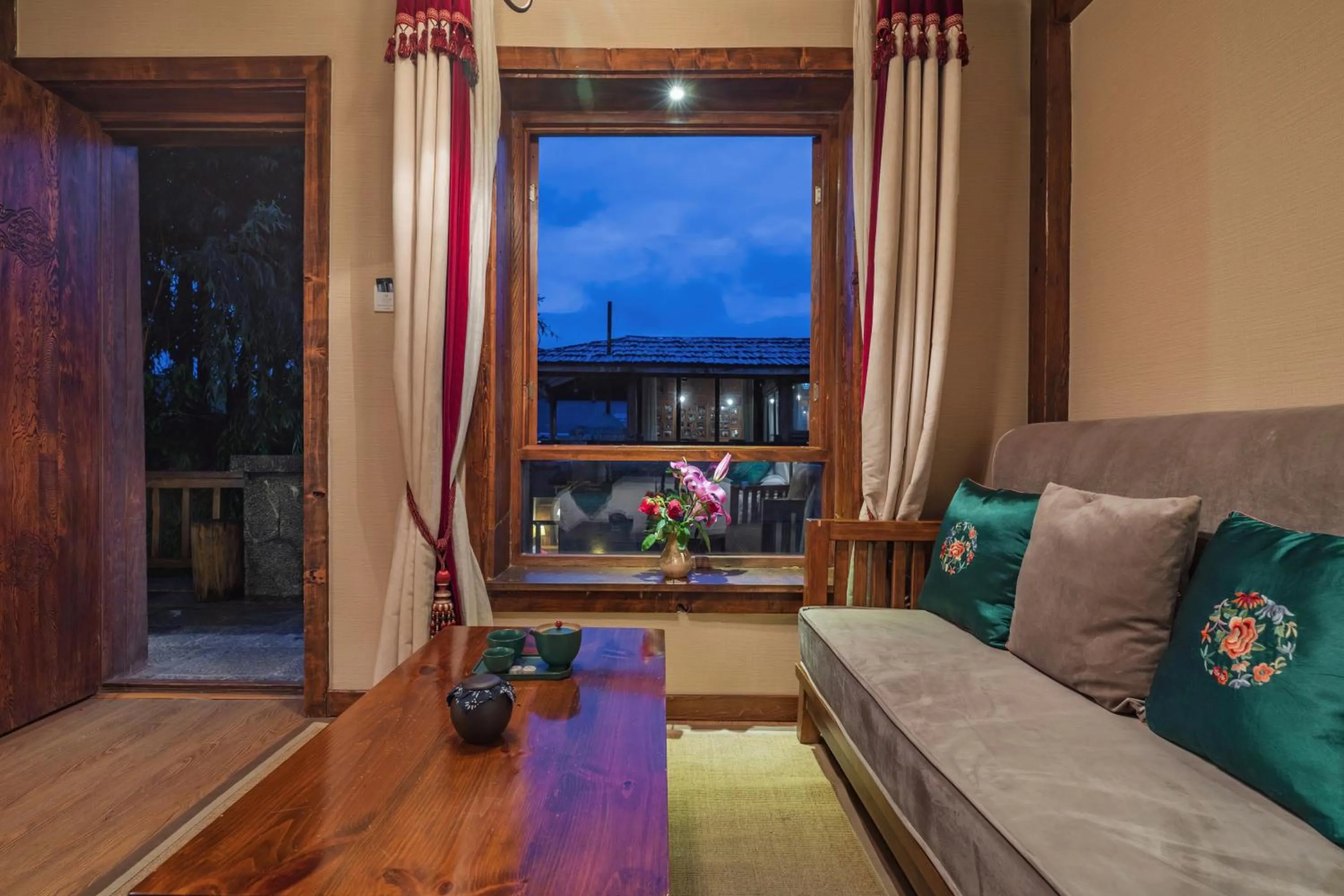 Property building in Arro Khampa By Zinc Journey Shangri-la