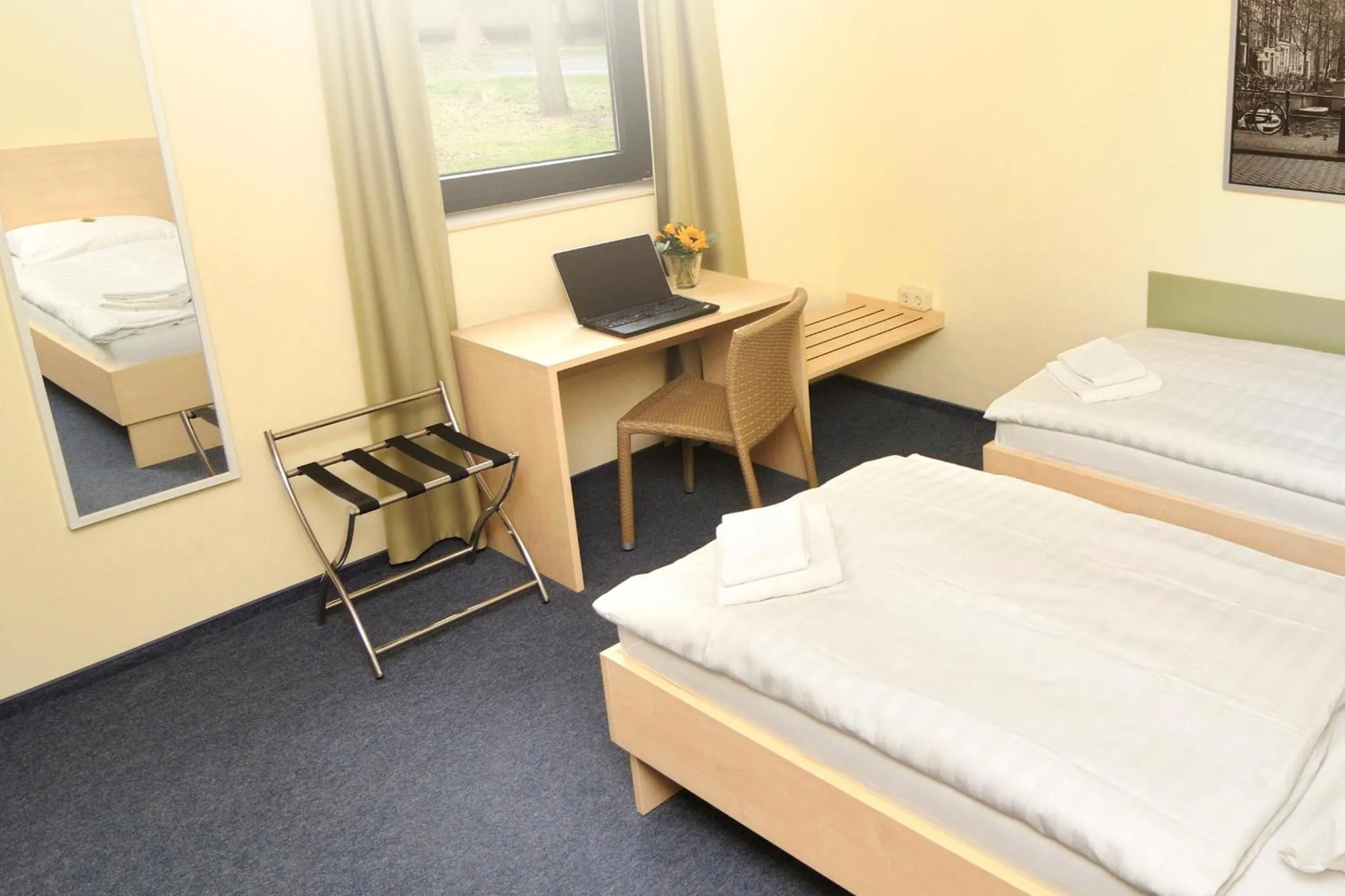 Photo of the whole room, Bed in Best Deal Airporthotel Weeze