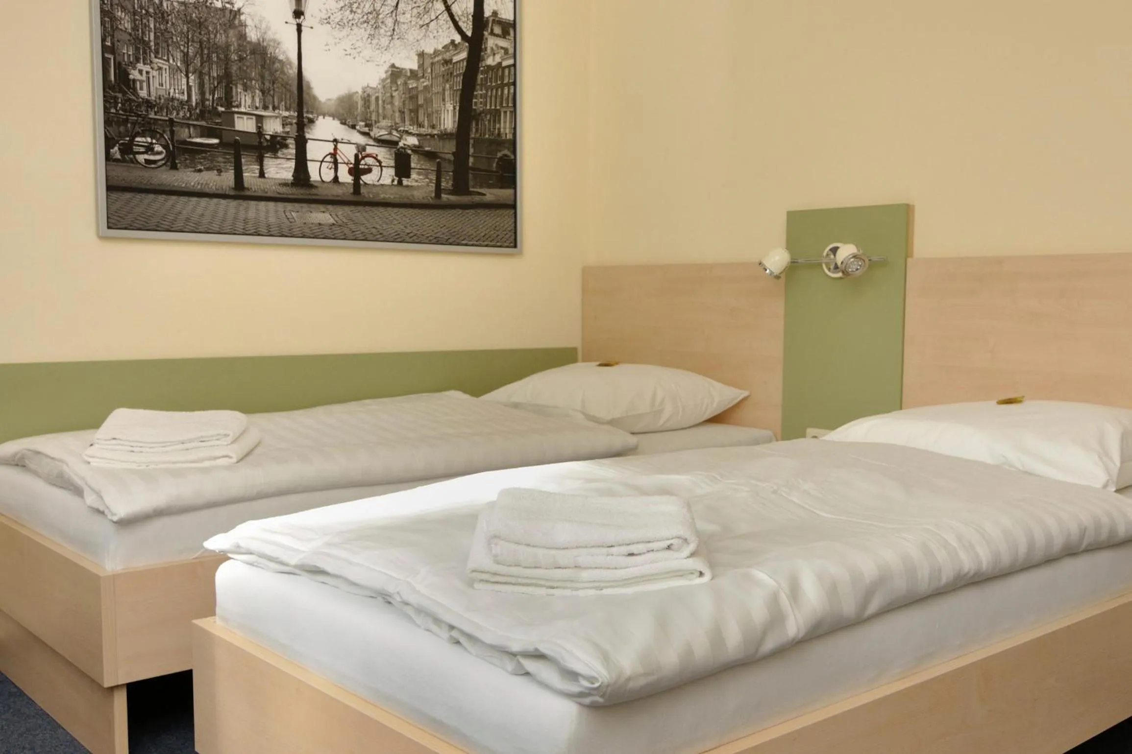 Bed in Best Deal Airporthotel Weeze