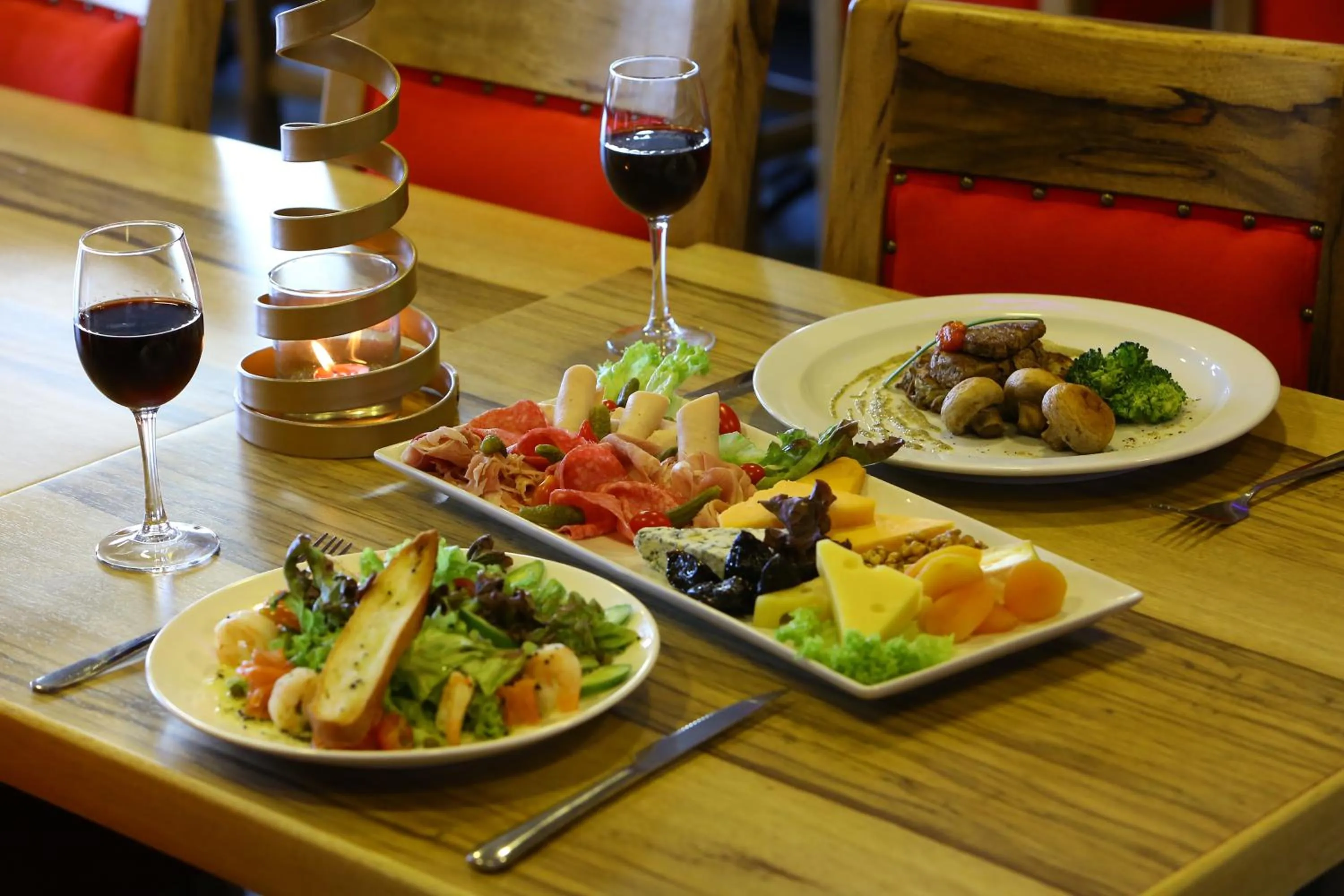 Food in Jounieh Suites Boutique Hotel