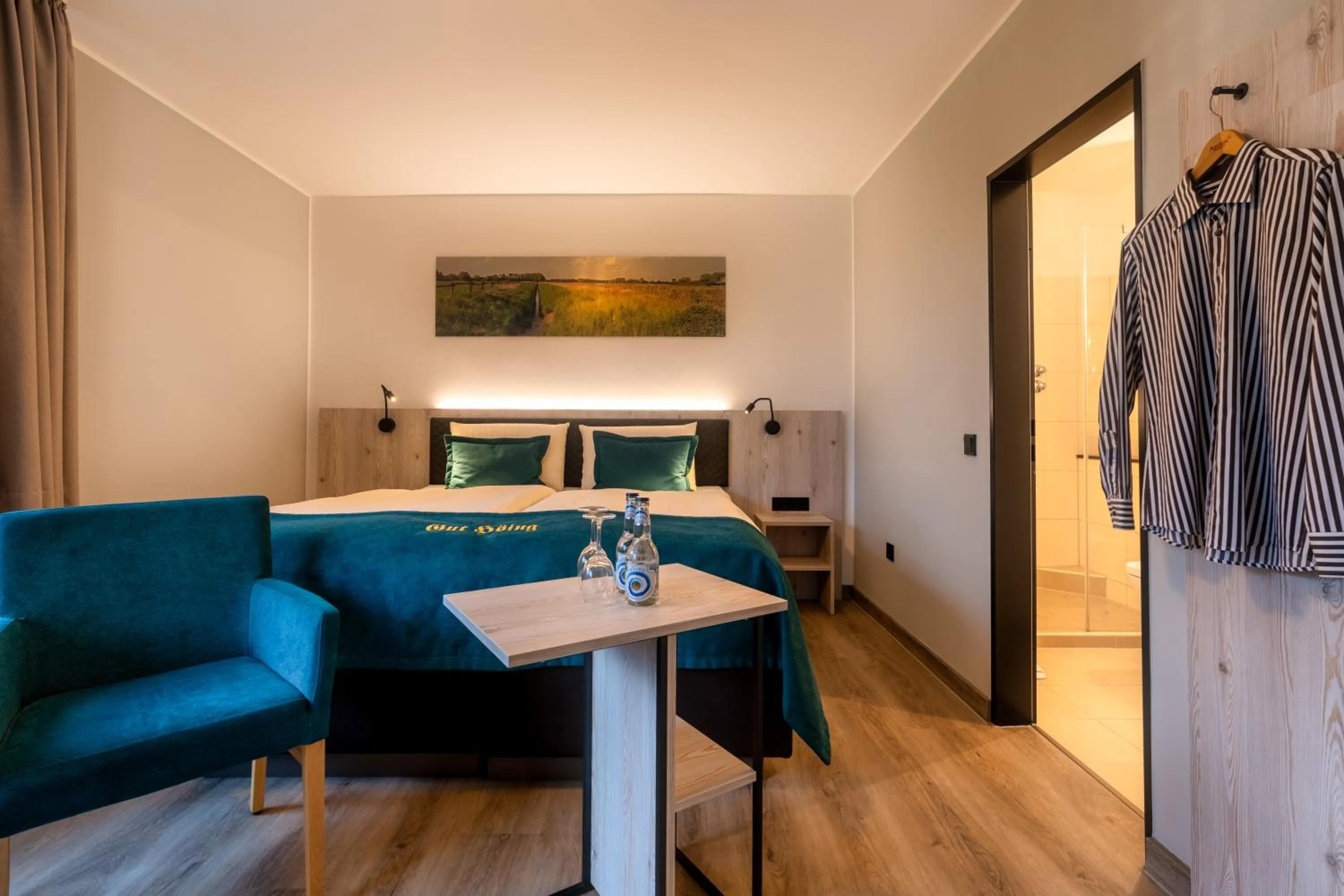 Seating area, Bed in Akzent Hotel Gut Höing