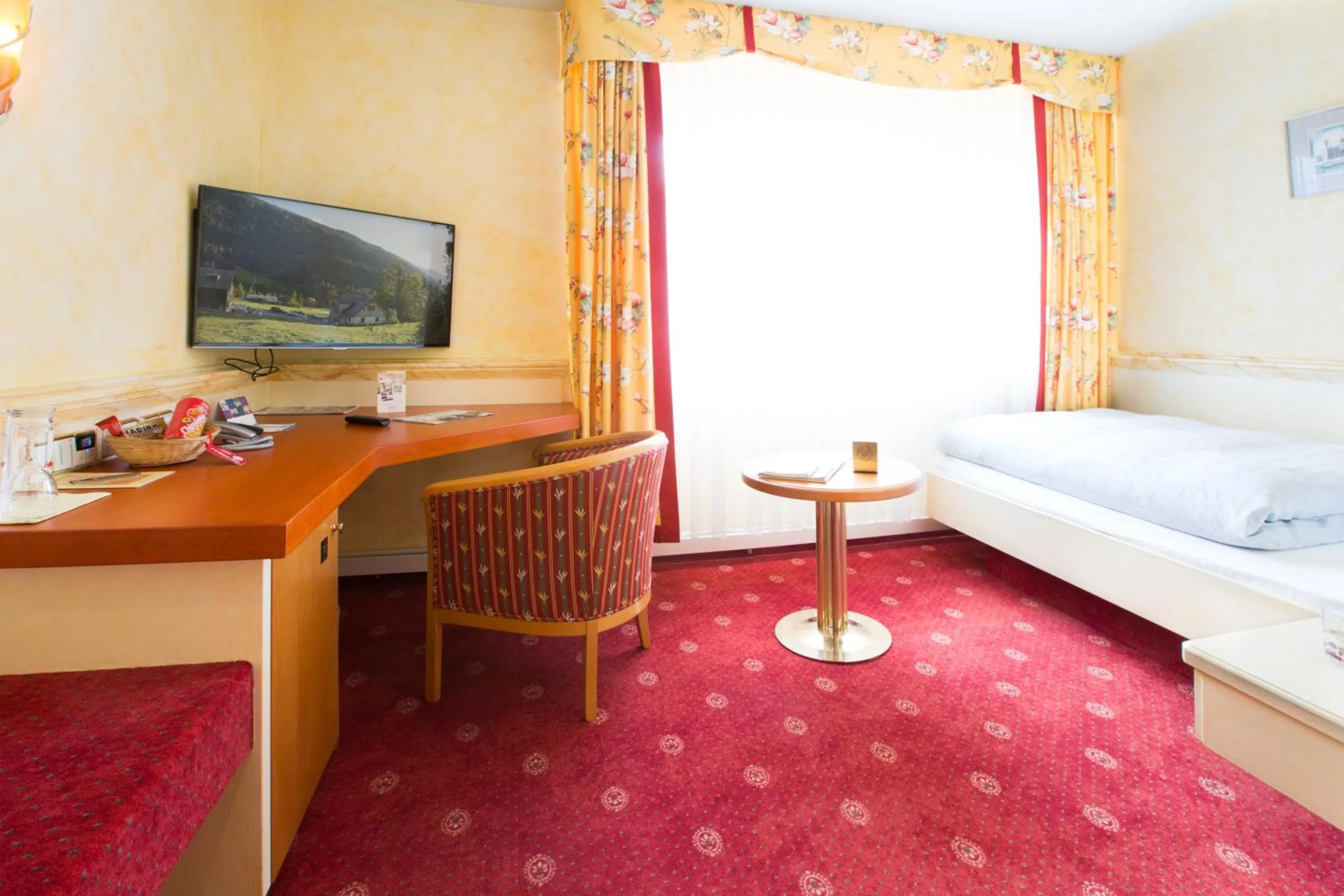 Bed in AKZENT Hotel Restaurant Altdorfer Hof