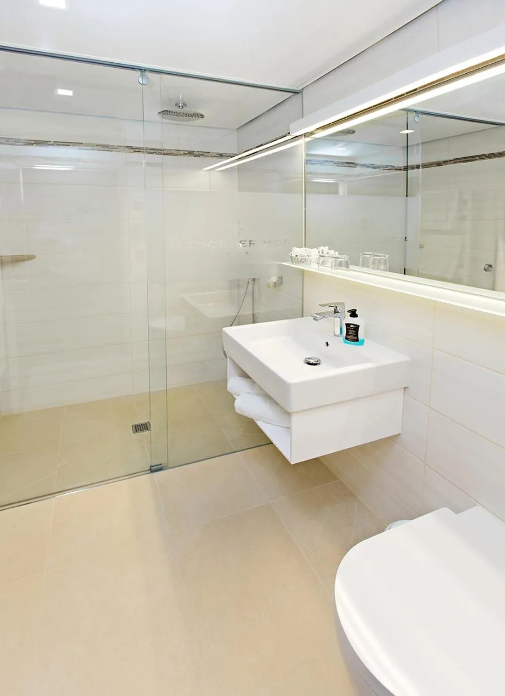 Bathroom in AKZENT Hotel Restaurant Altdorfer Hof