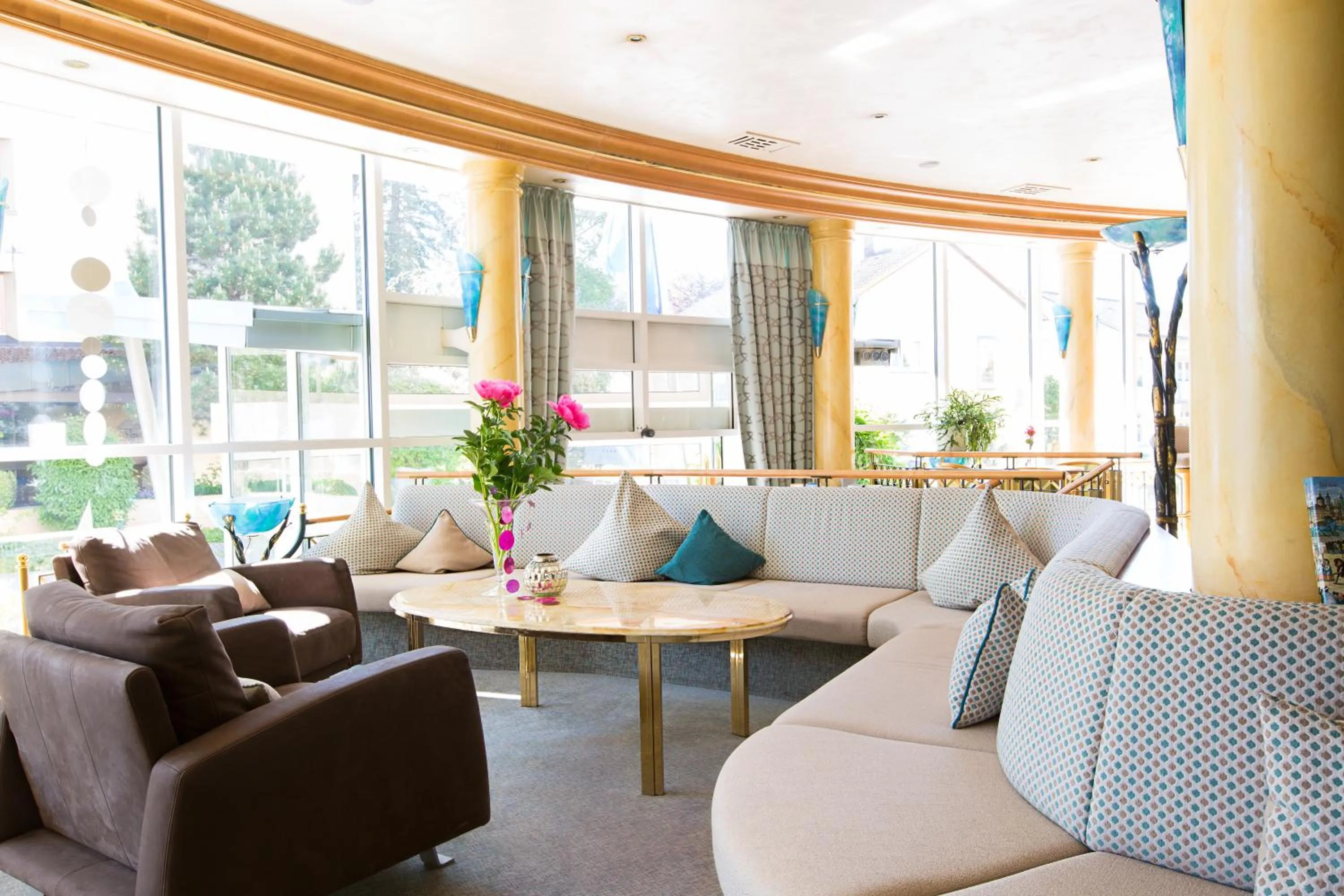 Lobby or reception in AKZENT Hotel Restaurant Altdorfer Hof