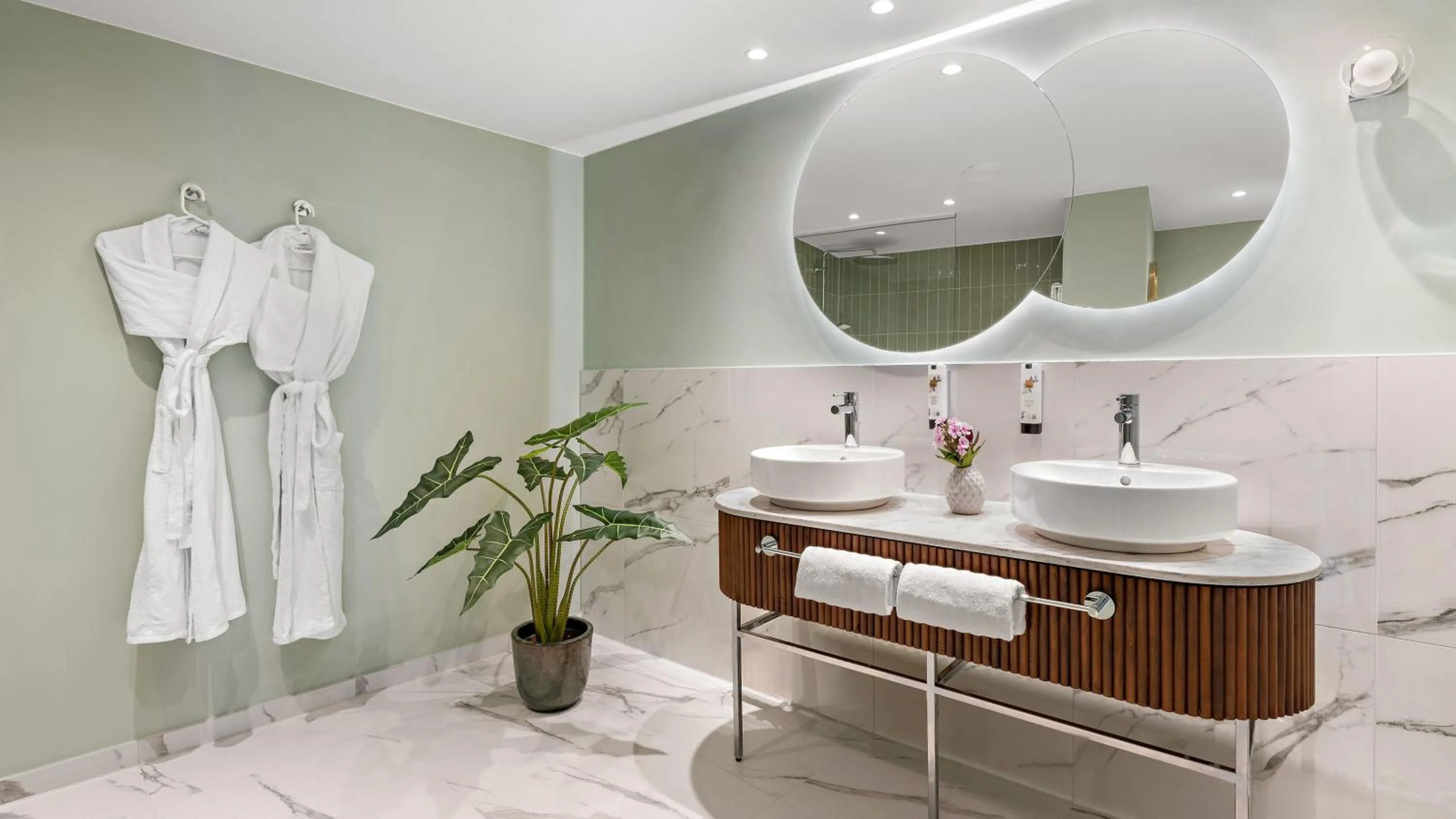 Bathroom in Hotel Bristol Berlin