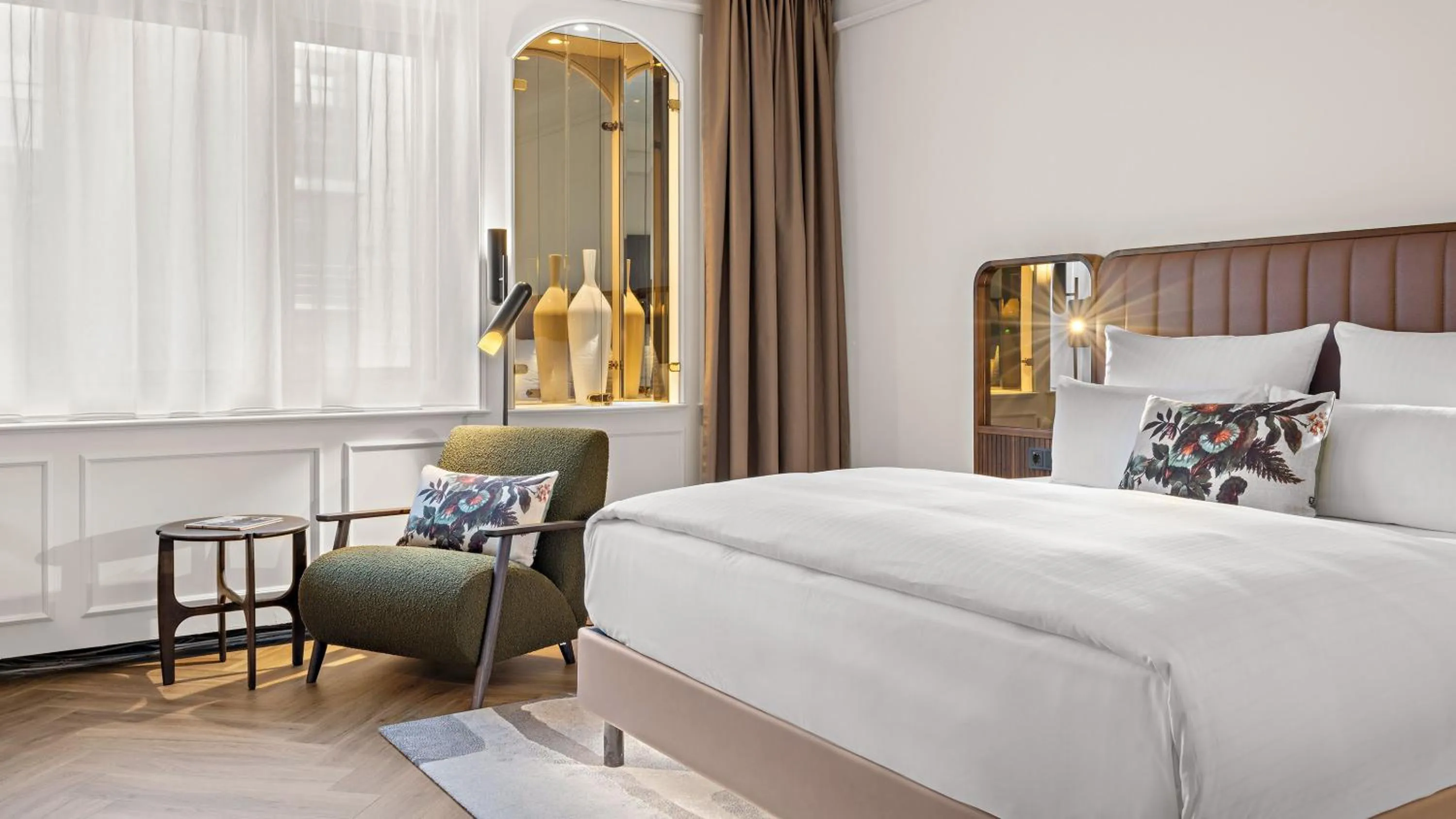 Photo of the whole room, Bed in Hotel Bristol Berlin