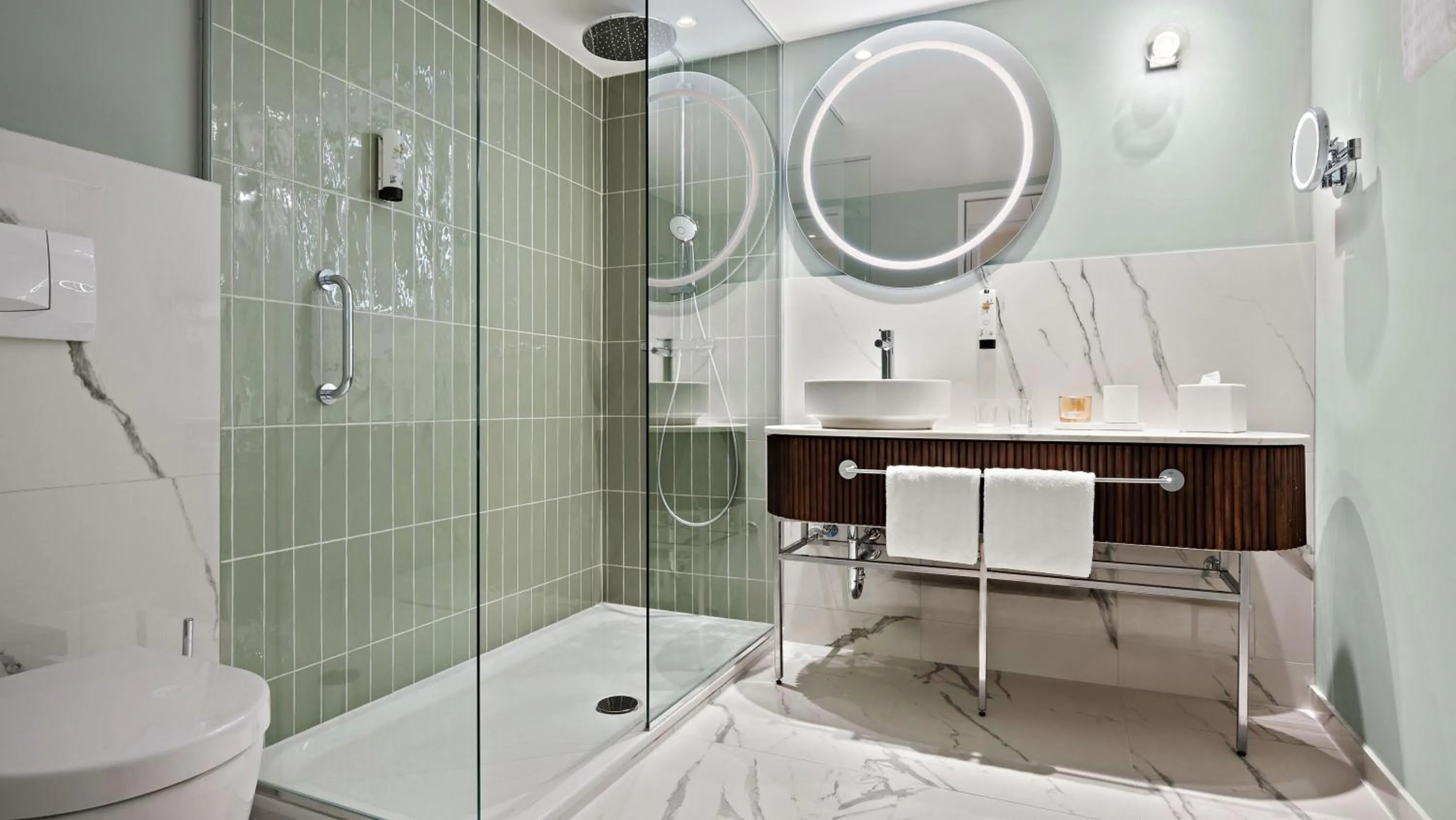 Bathroom in Hotel Bristol Berlin