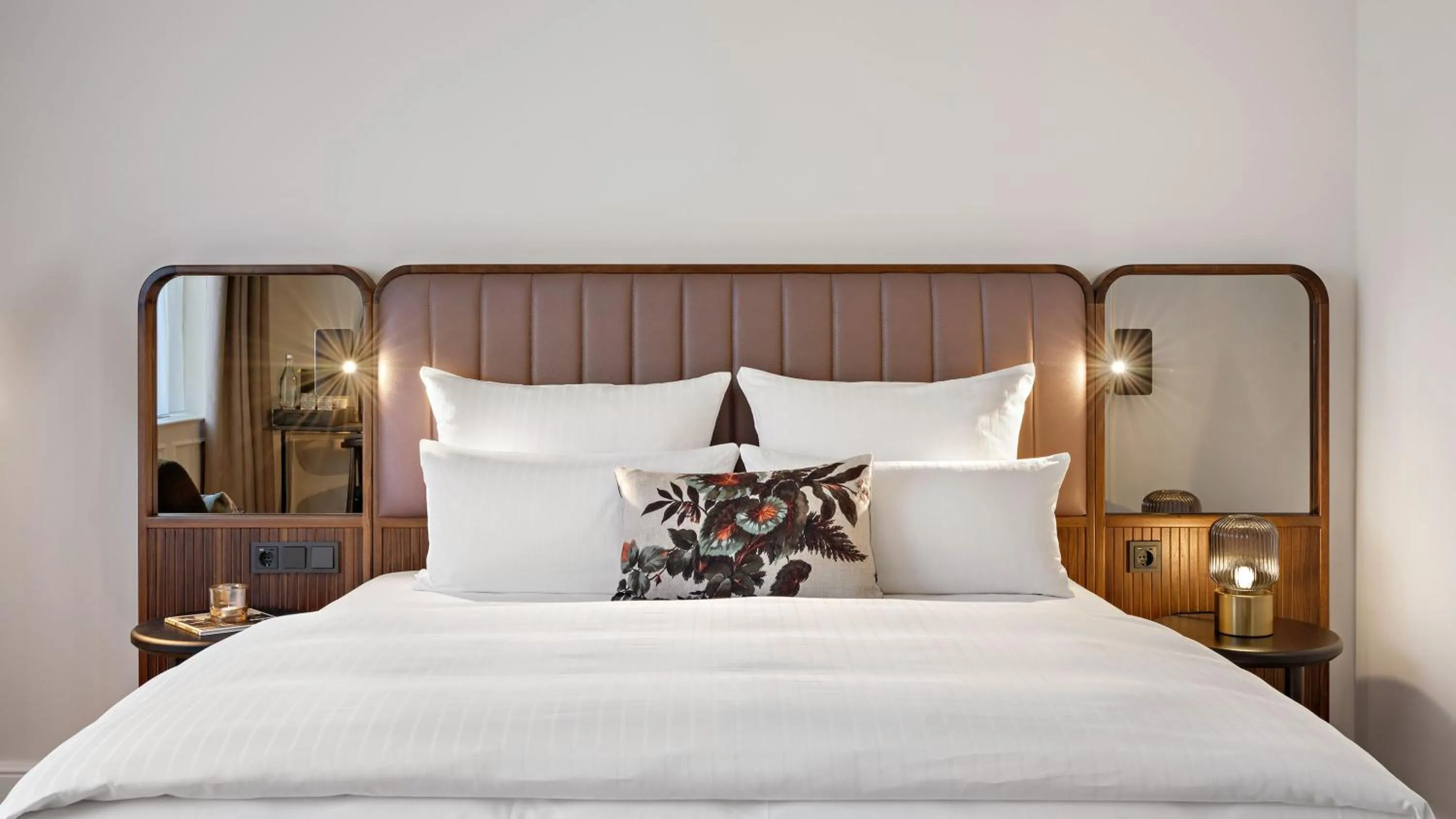 Photo of the whole room, Bed in Hotel Bristol Berlin