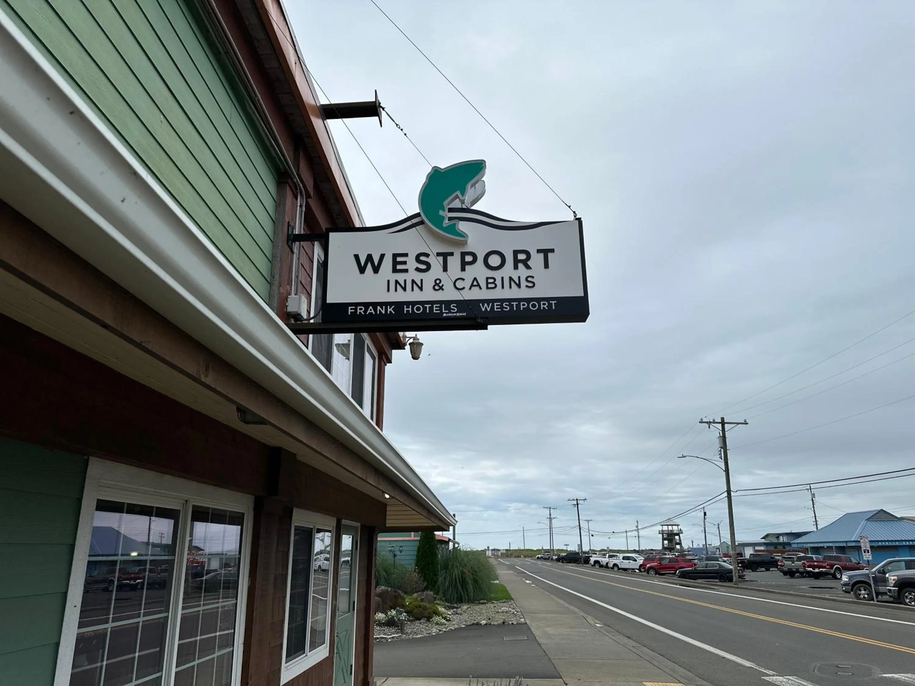 Property building in Westport Inn Cabins