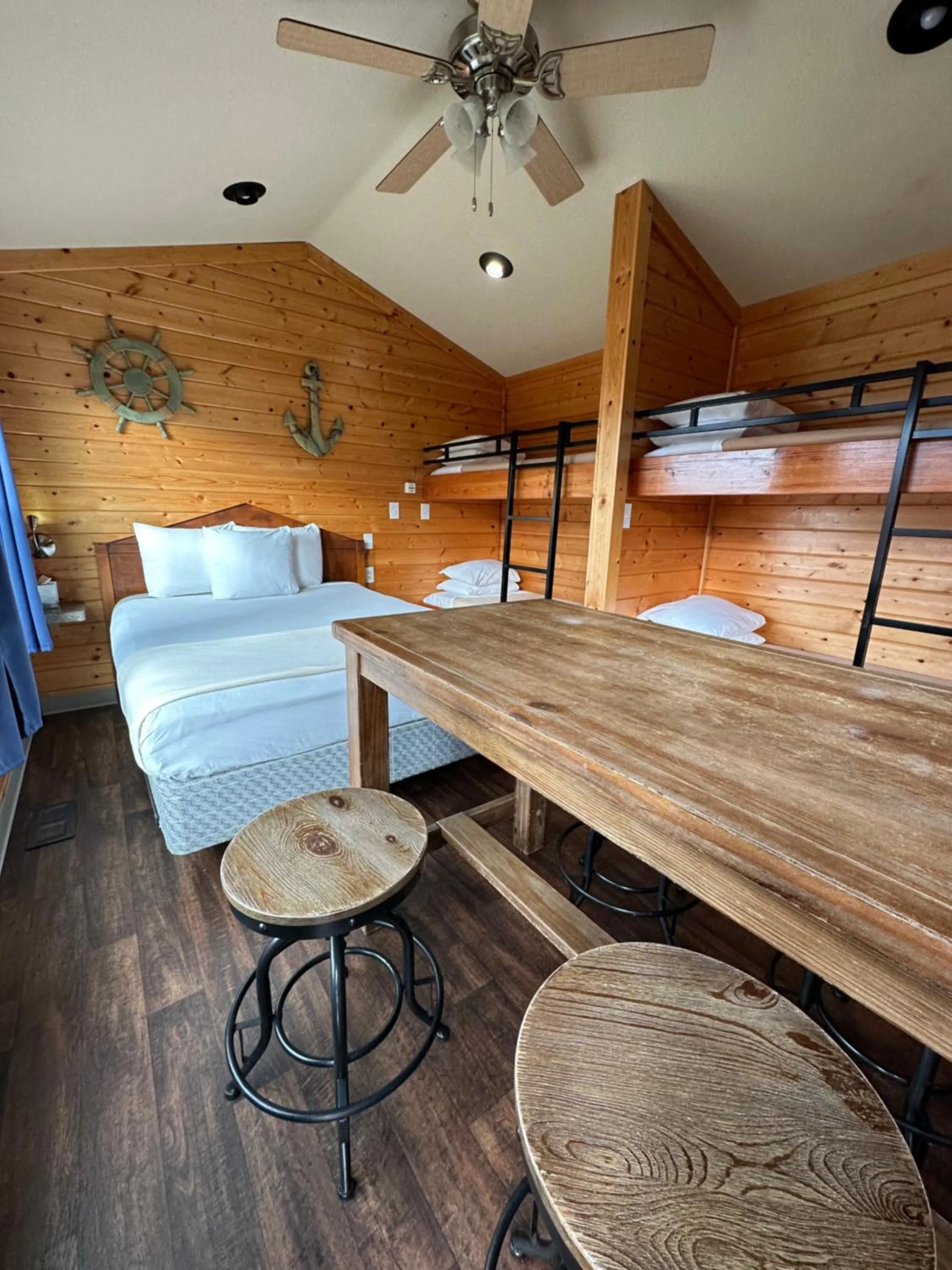 Seating area in Westport Inn Cabins