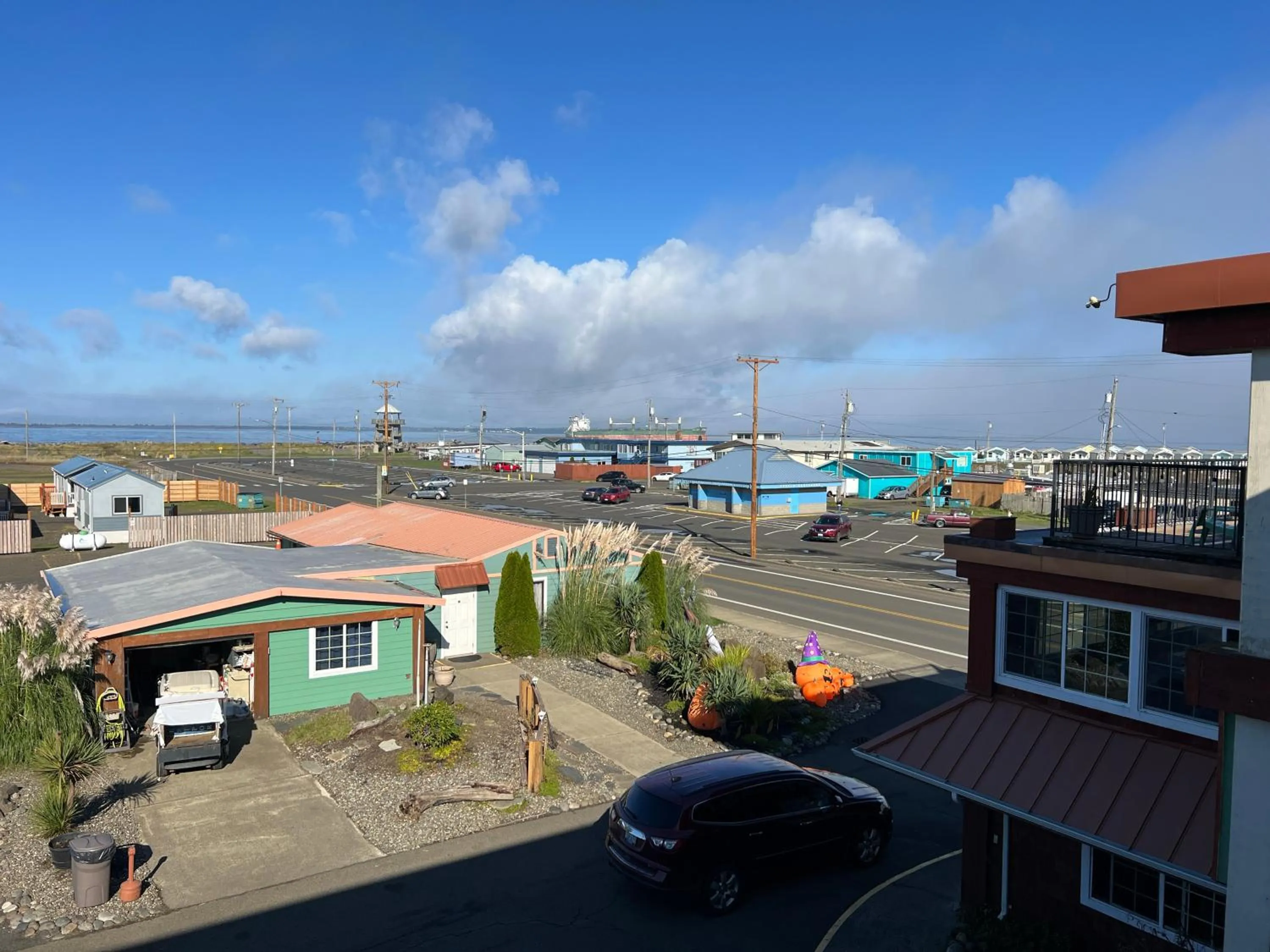 Property building in Westport Inn Cabins