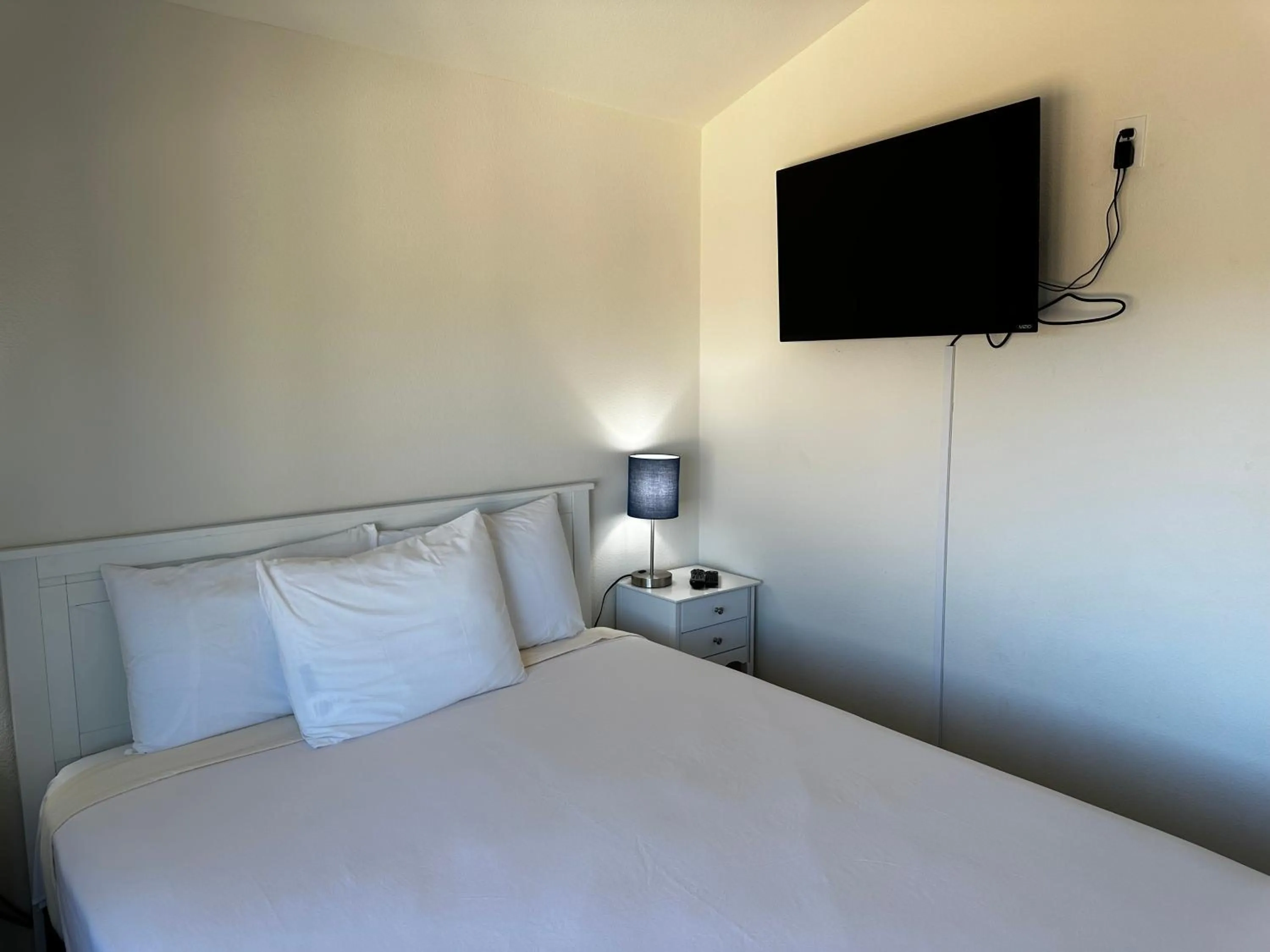 Bedroom, Bed in Westport Inn Cabins