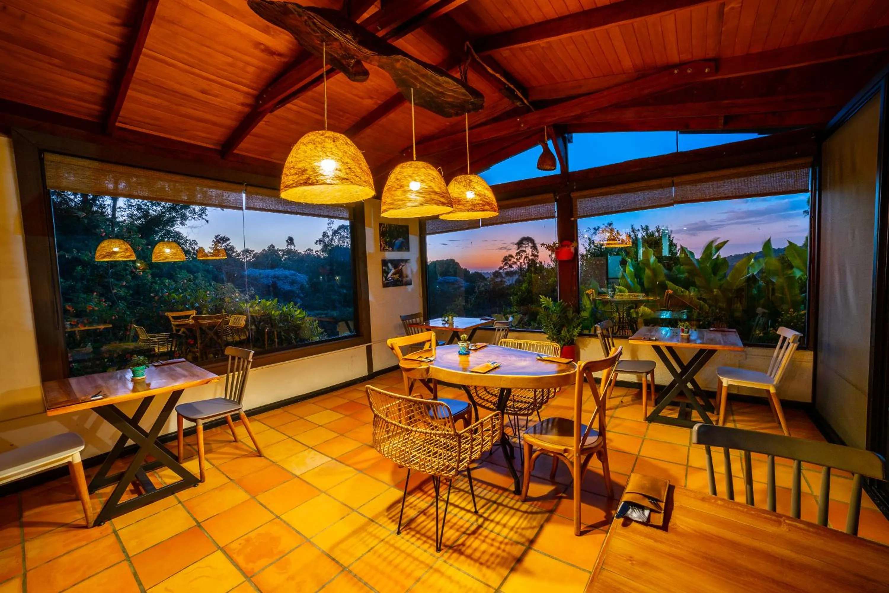 Restaurant/places to eat in Hotel Kawa Mountain Retreat