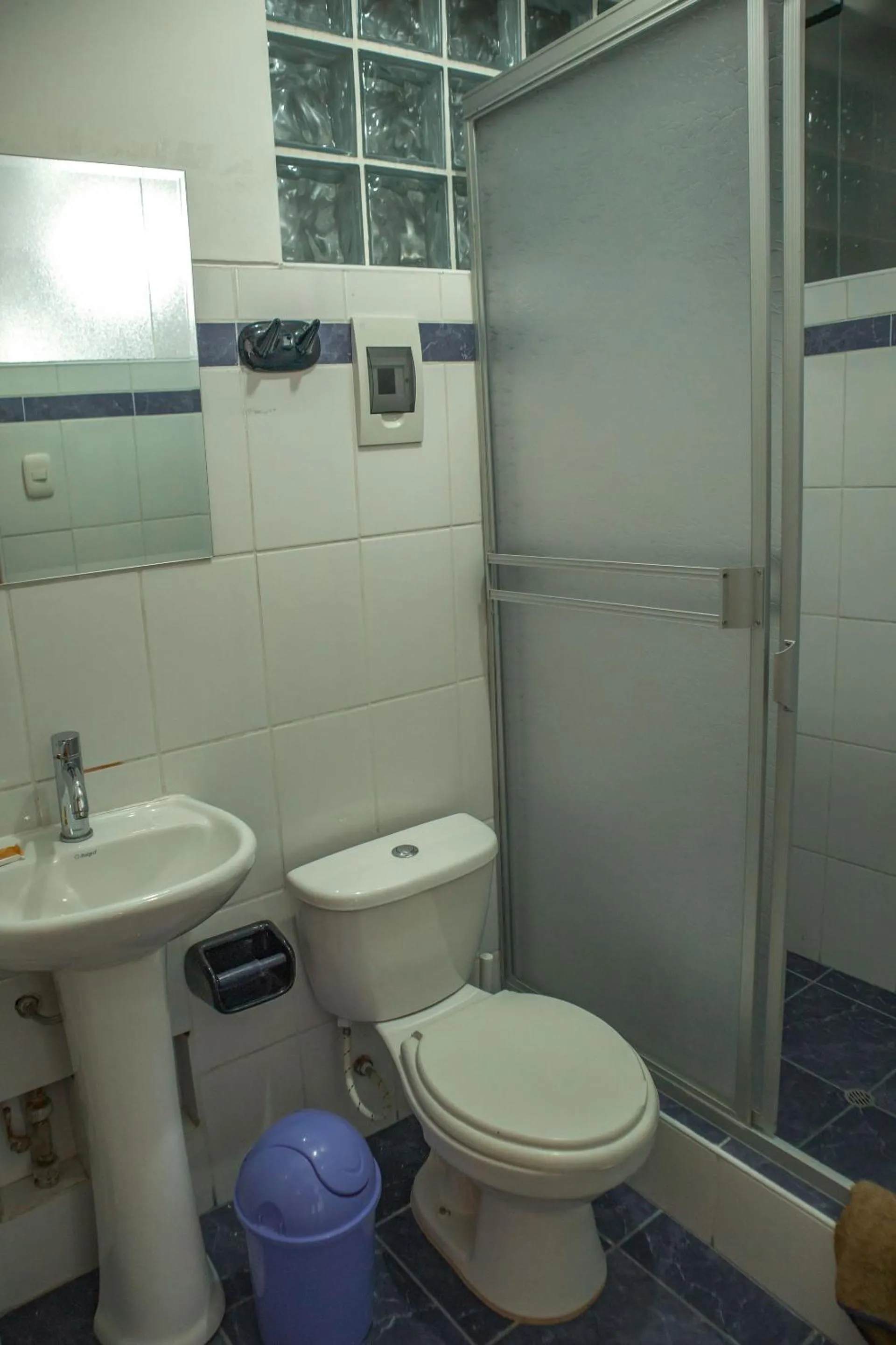 Bathroom in Hotel Del Prado Hometown