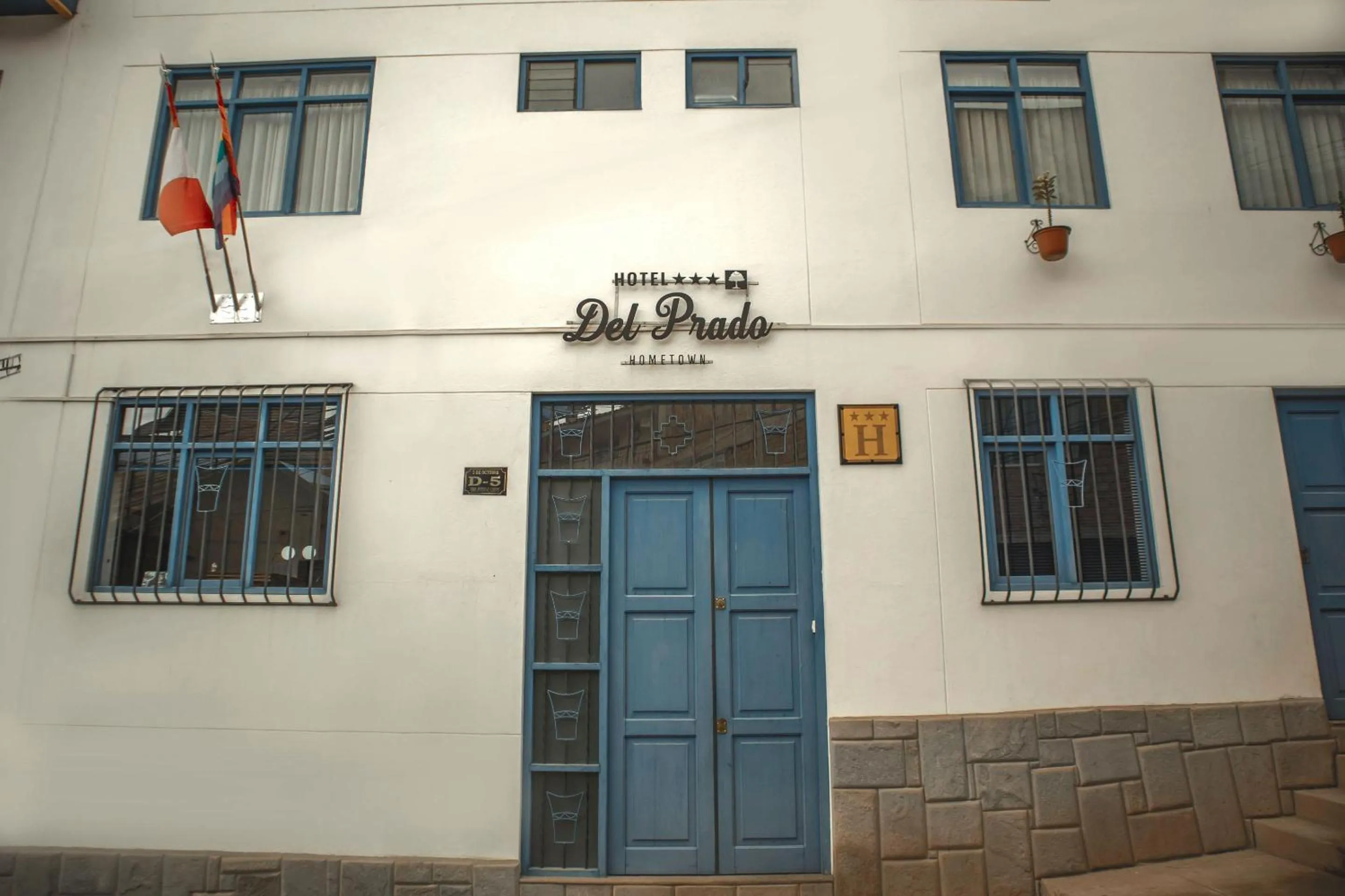 Facade/entrance in Hotel Del Prado Hometown