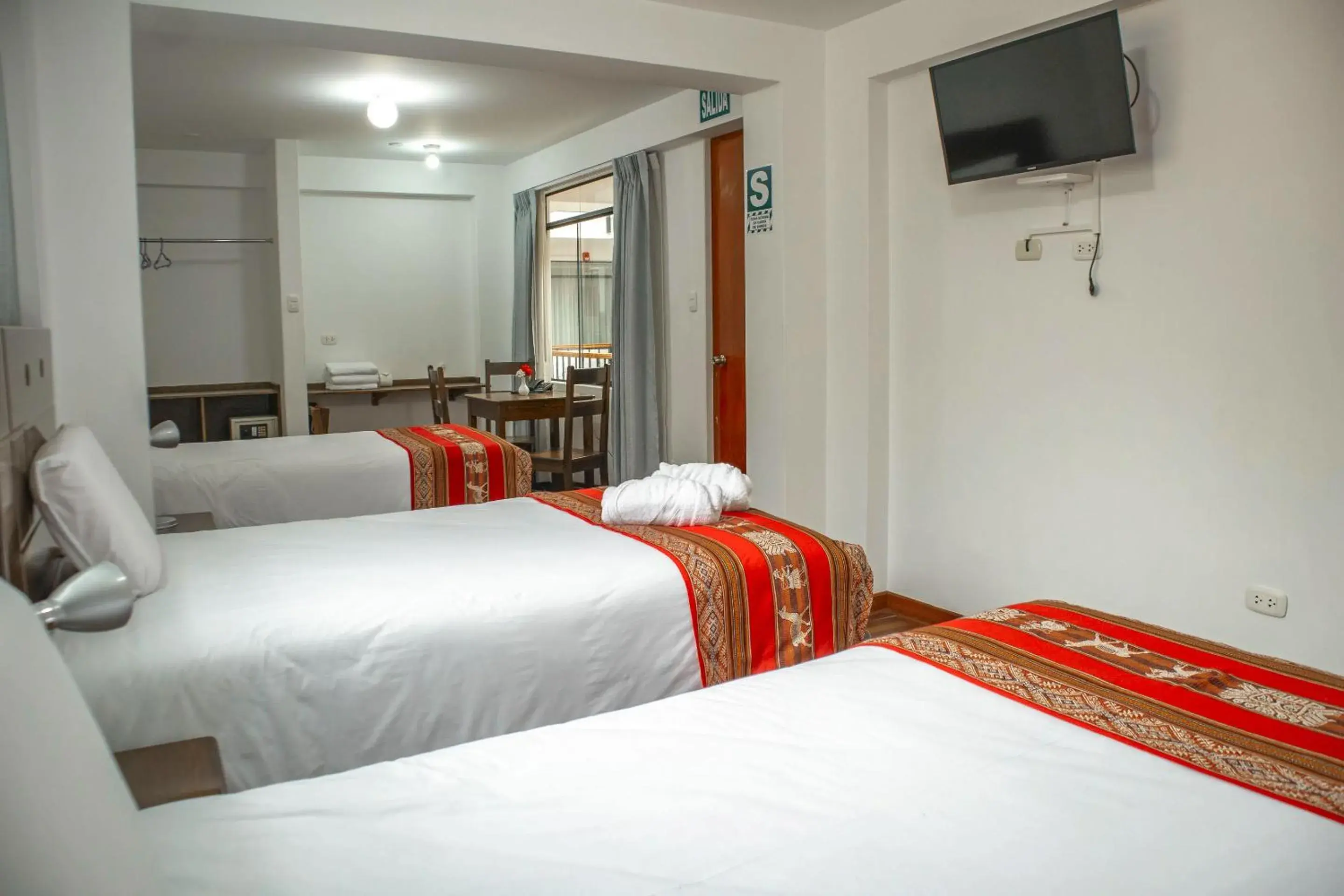 Standard Triple Room in Hotel Del Prado Hometown Standard Triple Room in Hotel Del Prado Hometown