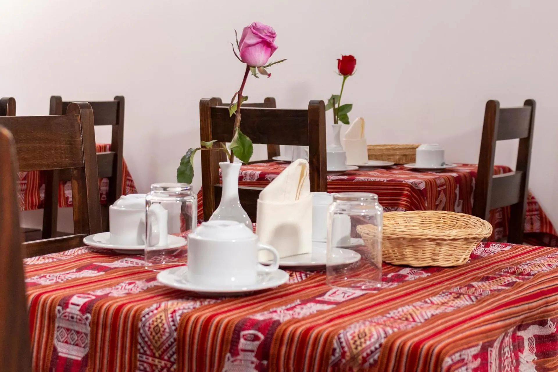 Dining area in Hotel Del Prado Hometown