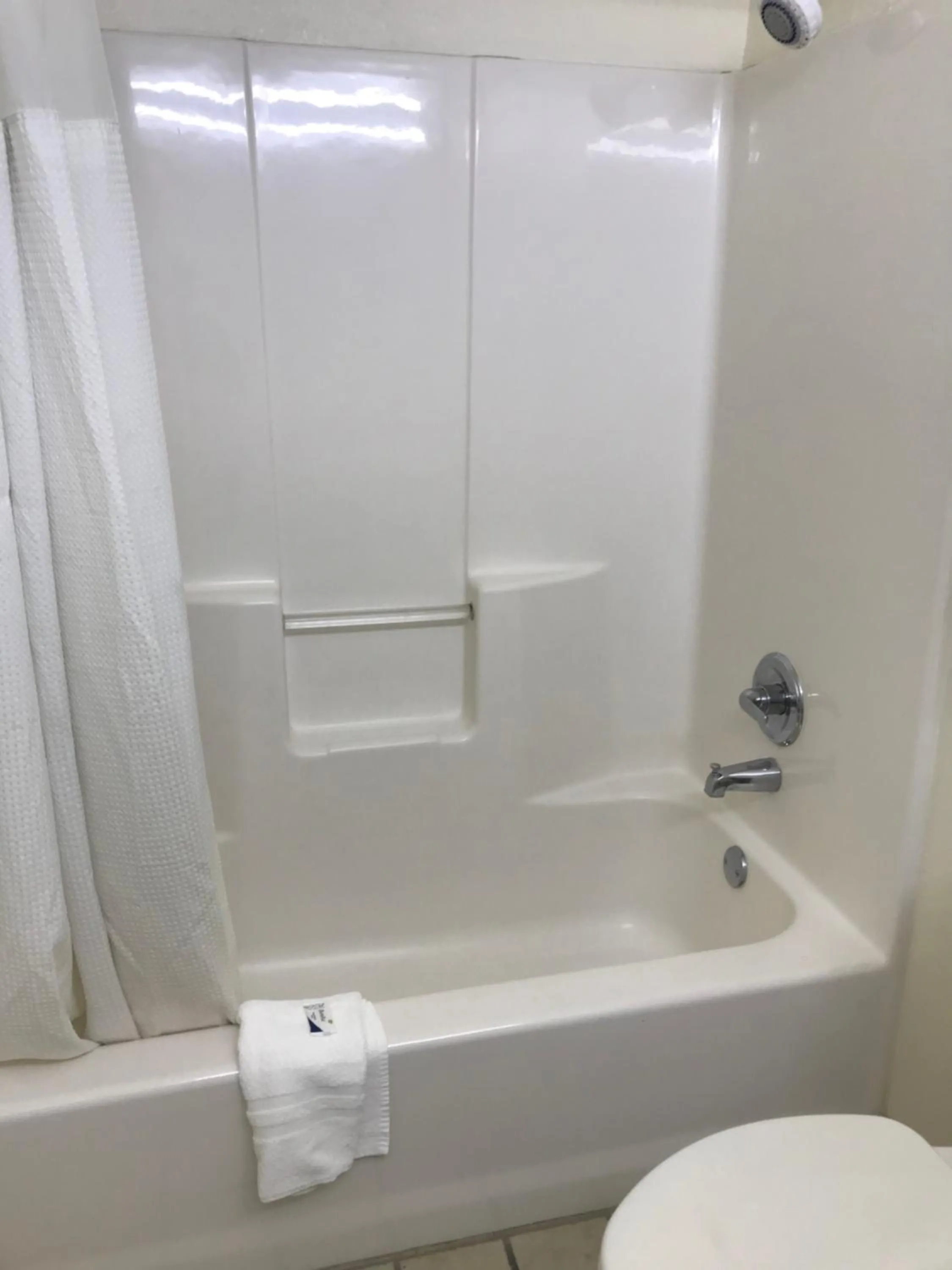 Bathroom in COUNTRY INN MOTEL