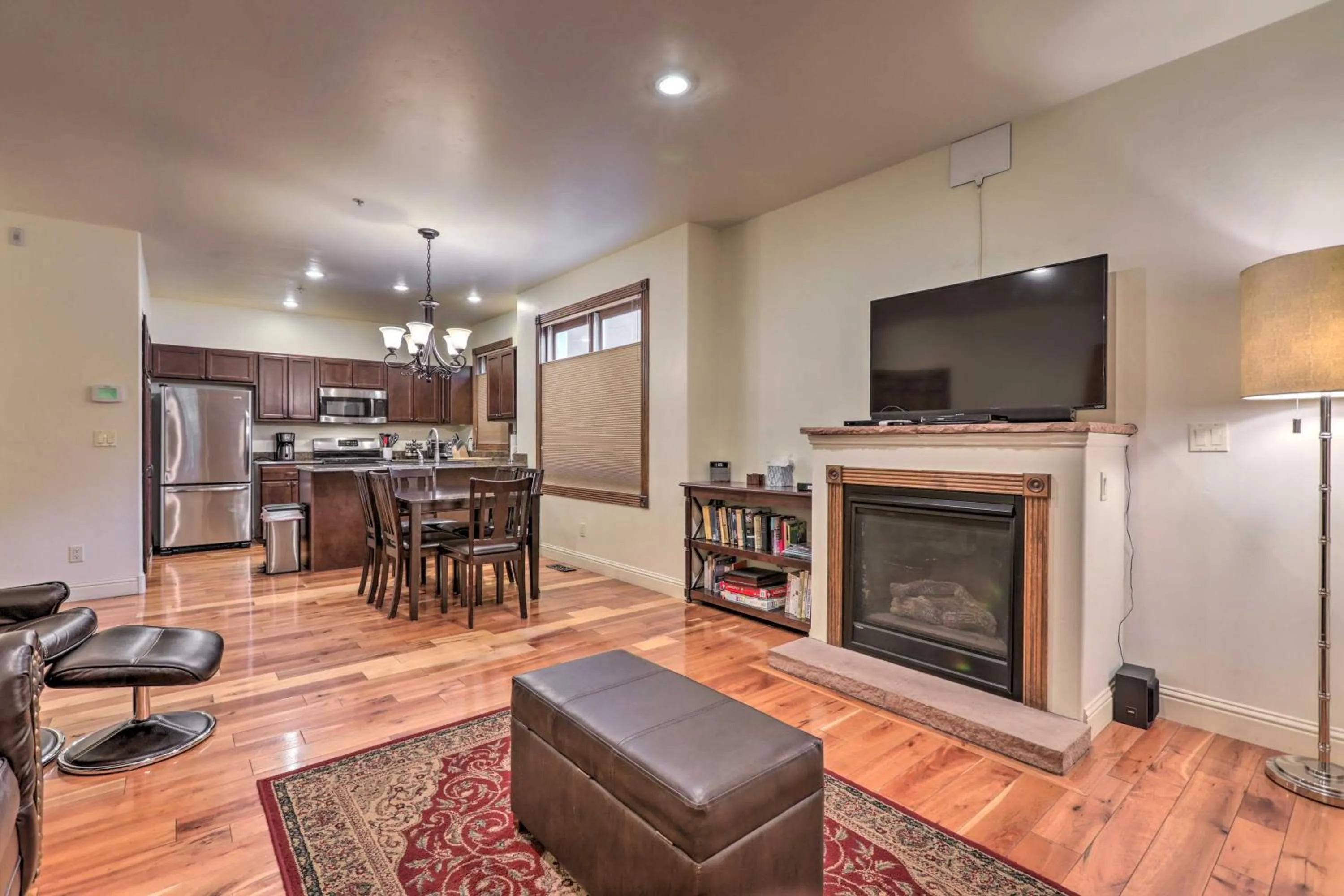 Cozy Central Glenwood Springs Condo with 2 Decks!