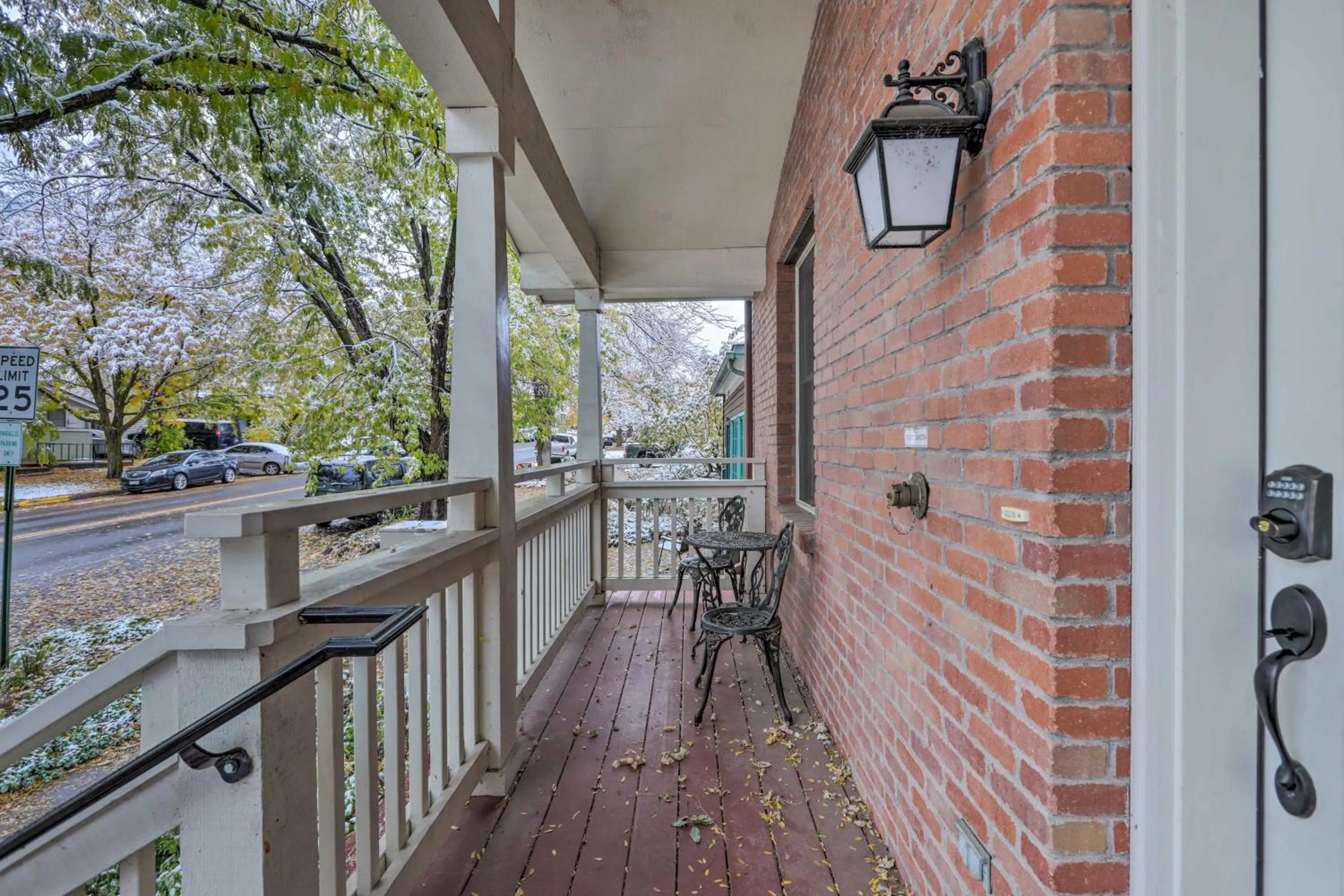 Cozy Central Glenwood Springs Condo with 2 Decks!