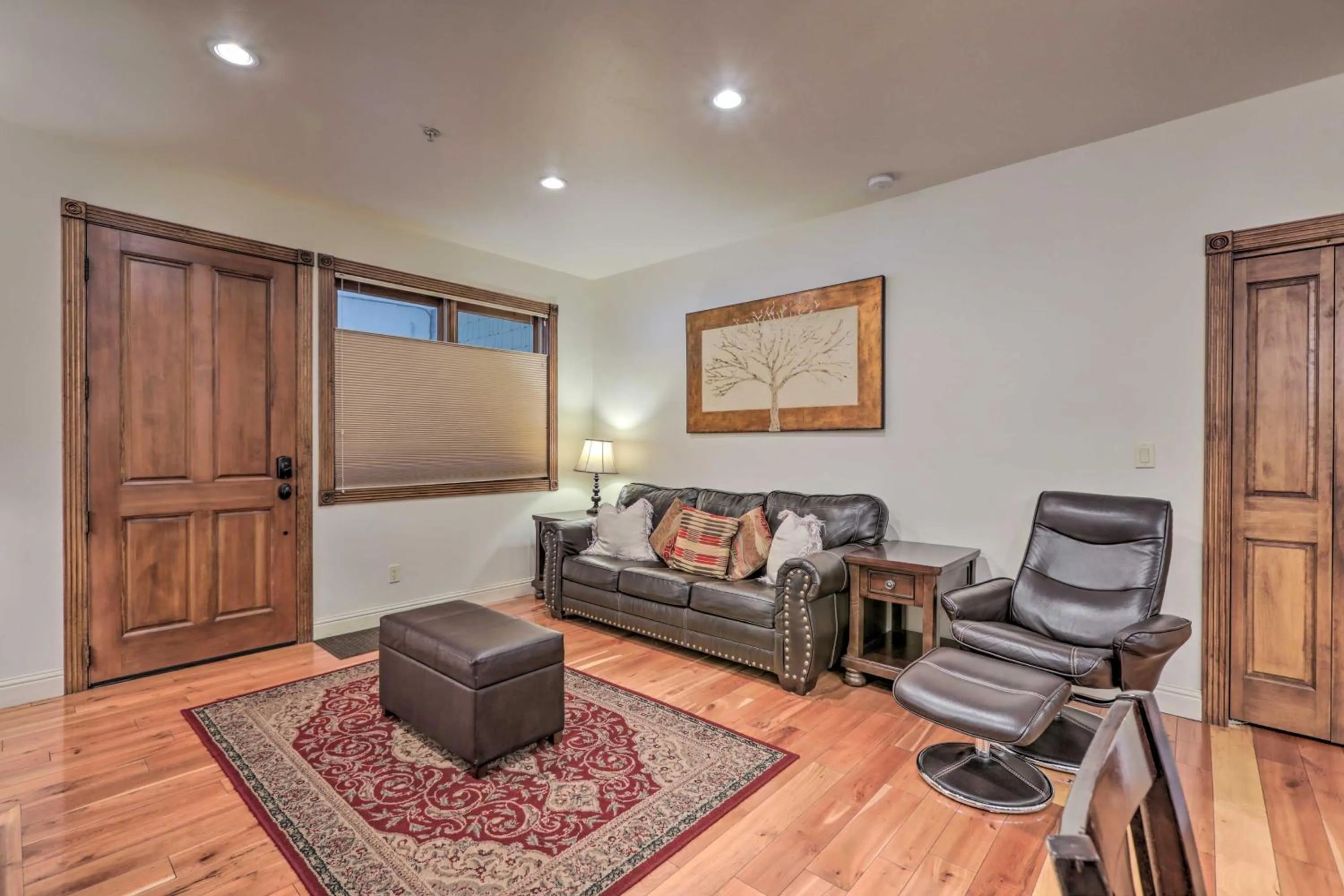 Cozy Central Glenwood Springs Condo with 2 Decks!