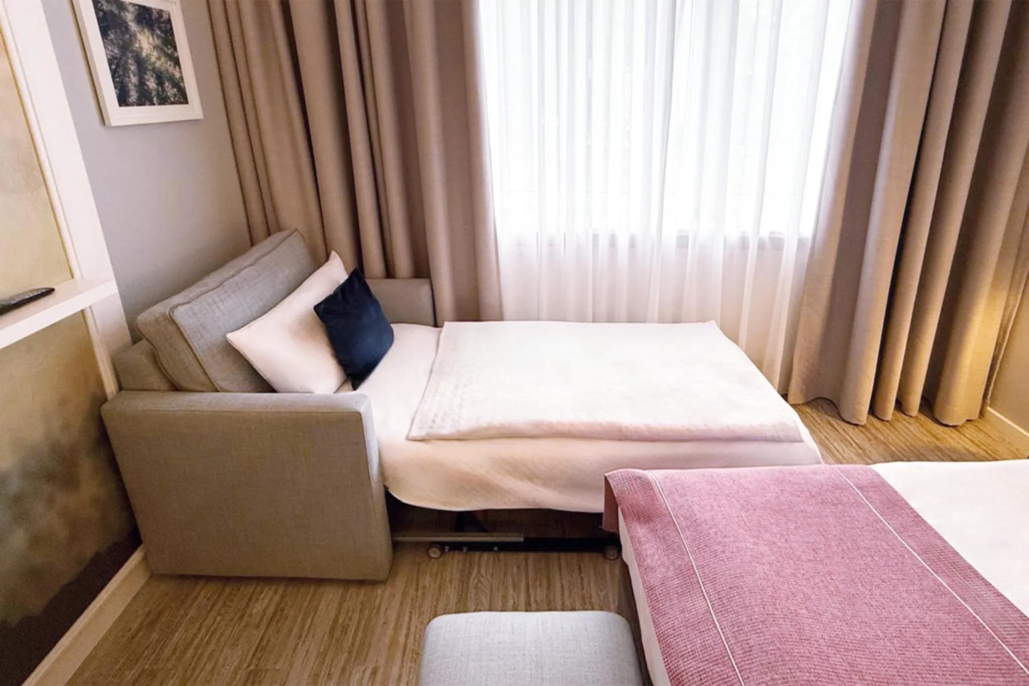 Photo of the whole room, Bed in Garner Hotel Berlin - Wilmersdorf by IHG