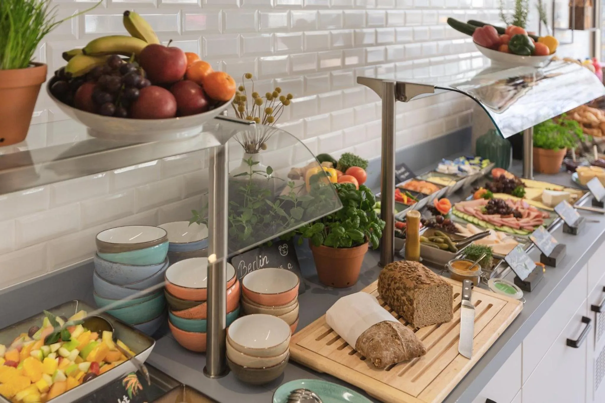 Restaurant/places to eat in Yggotel Ravn