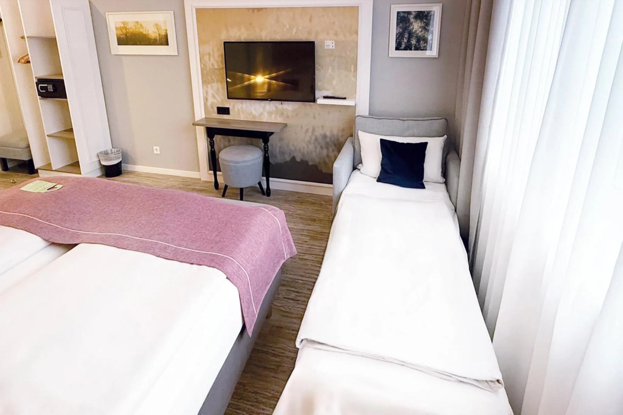 Photo of the whole room, Bed in Garner Hotel Berlin - Wilmersdorf by IHG