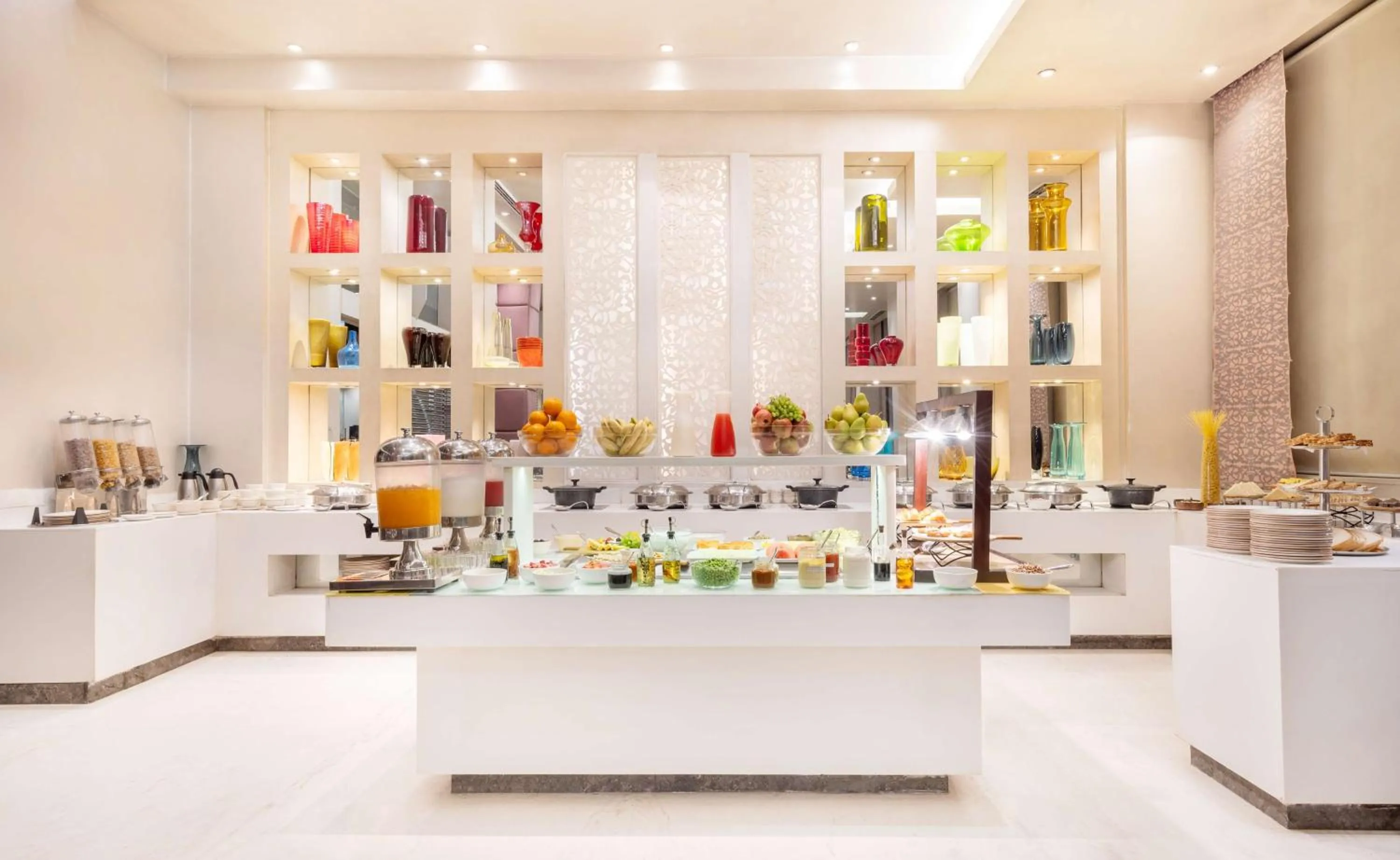 Restaurant/places to eat in Park Plaza Faridabad