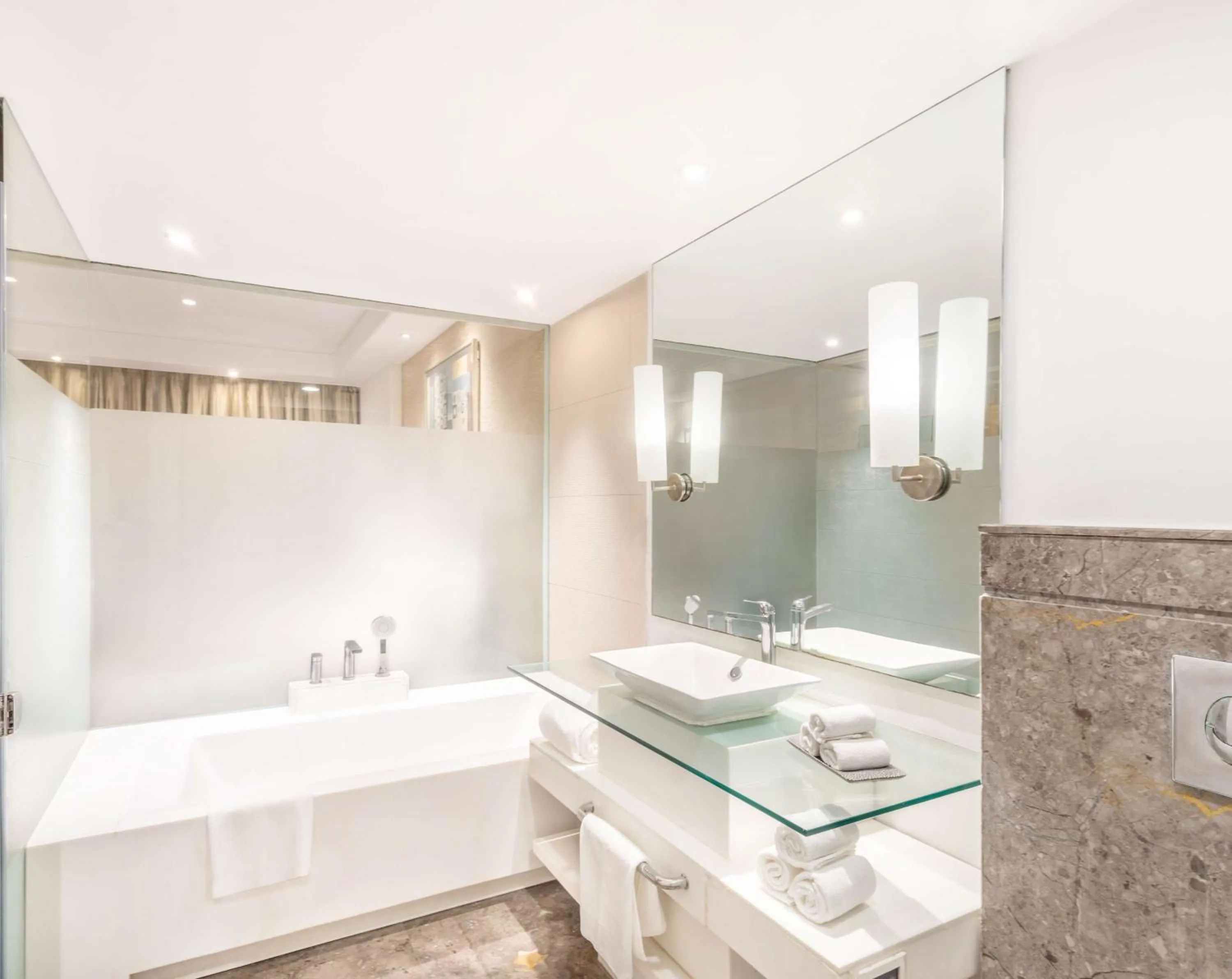 Bathroom in Park Plaza Faridabad