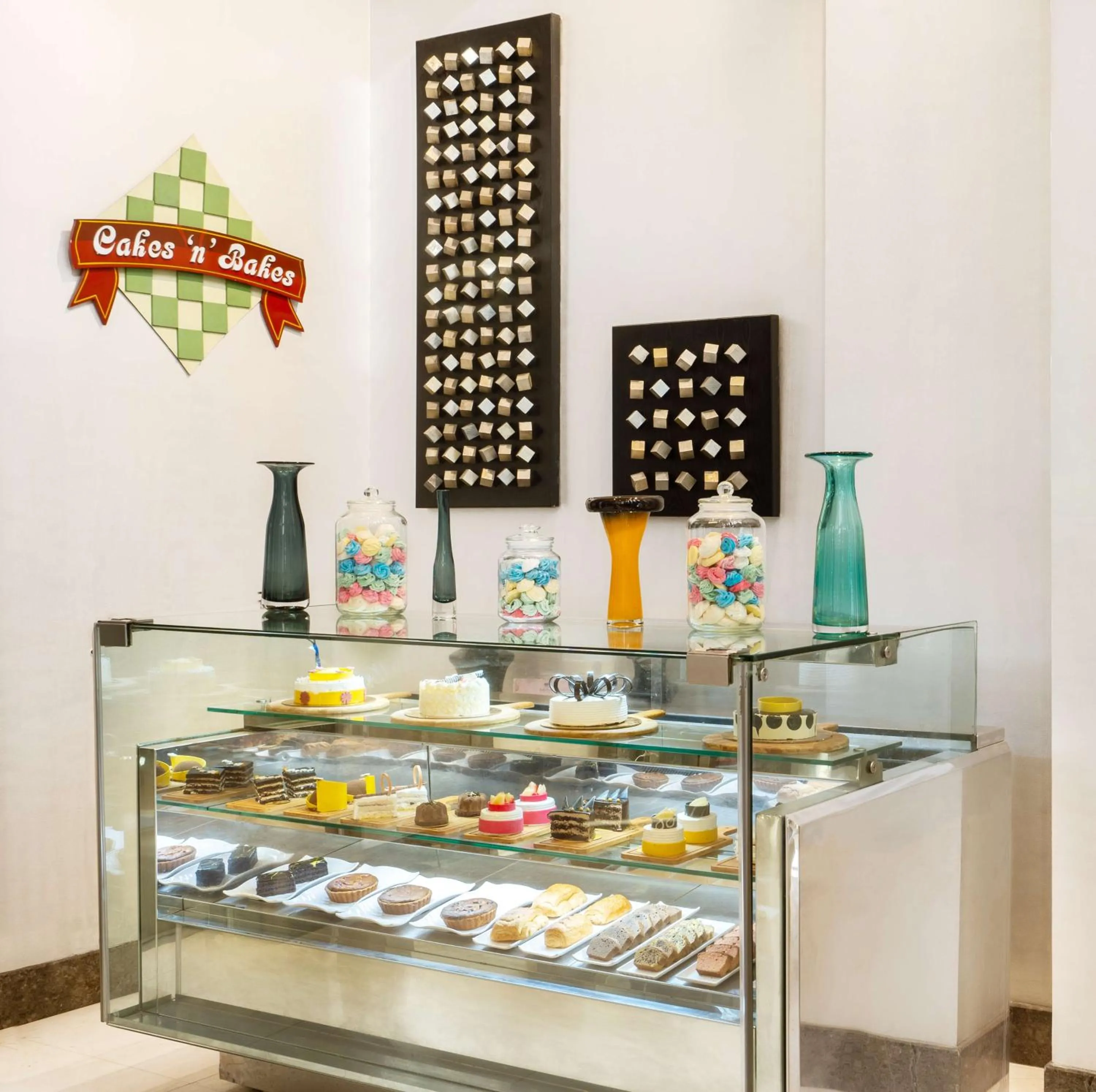 Restaurant/places to eat in Park Plaza Faridabad