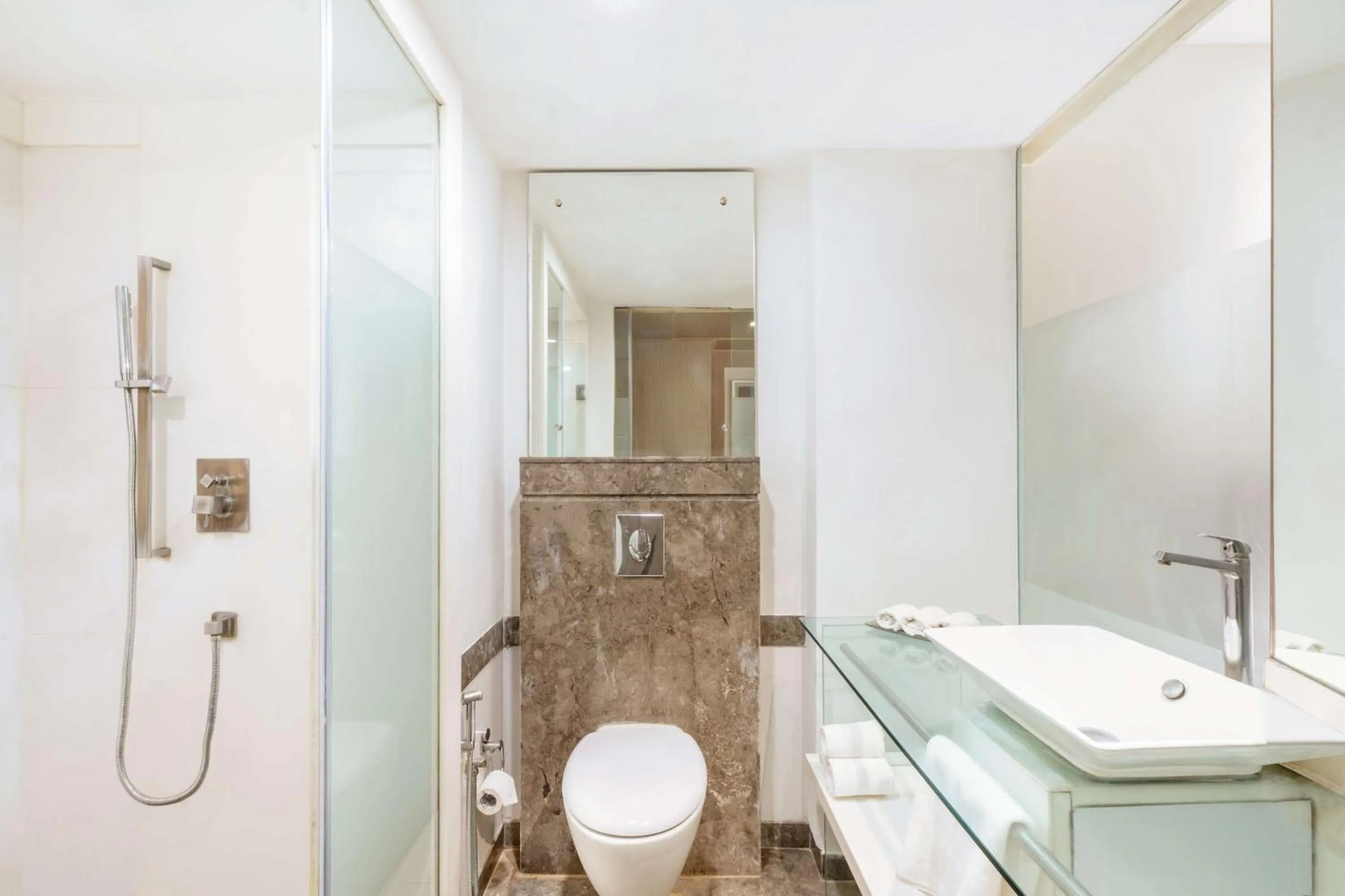 Bathroom in Park Plaza Faridabad