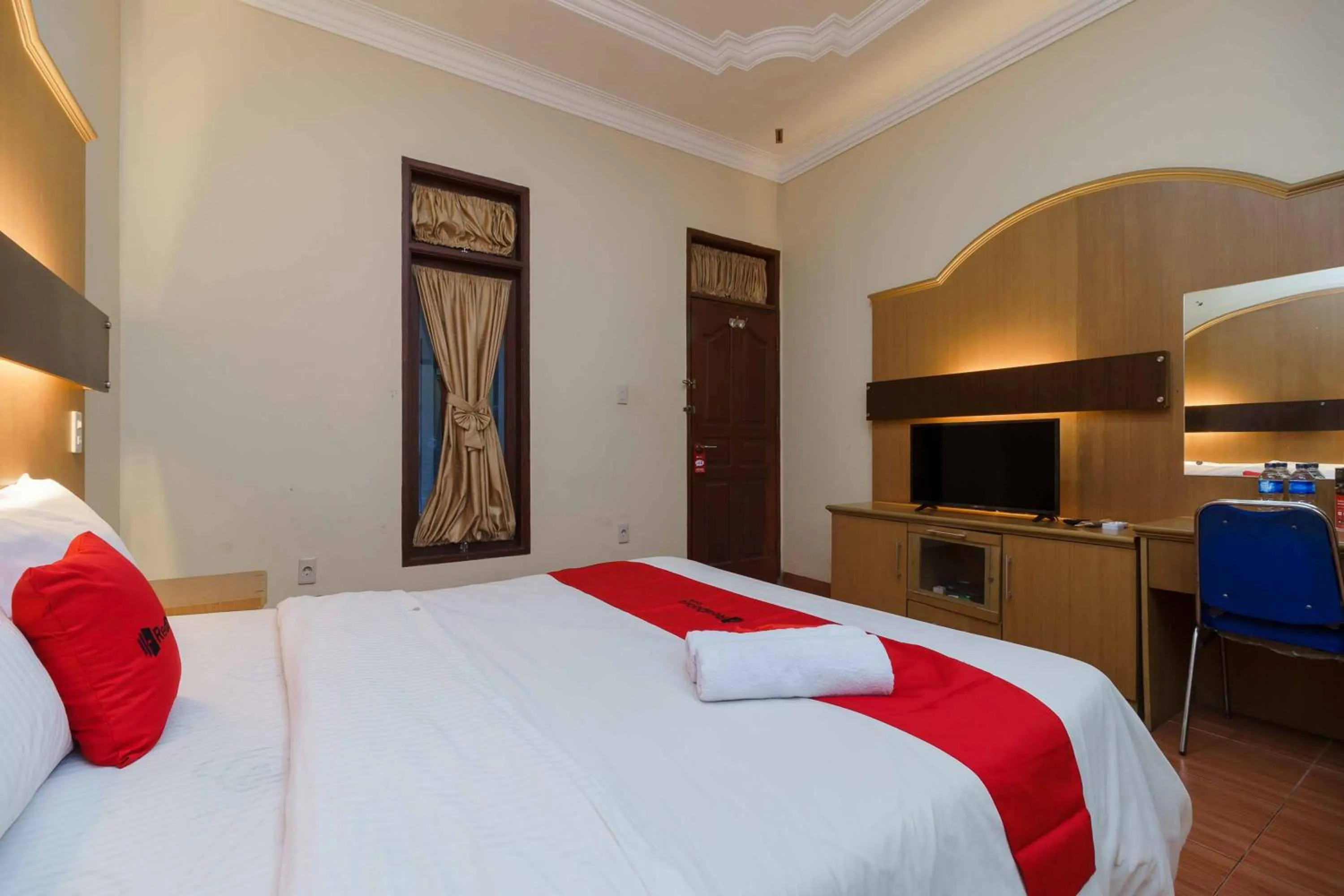 Bed in RedDoorz near RS Harapan Pematang Siantar