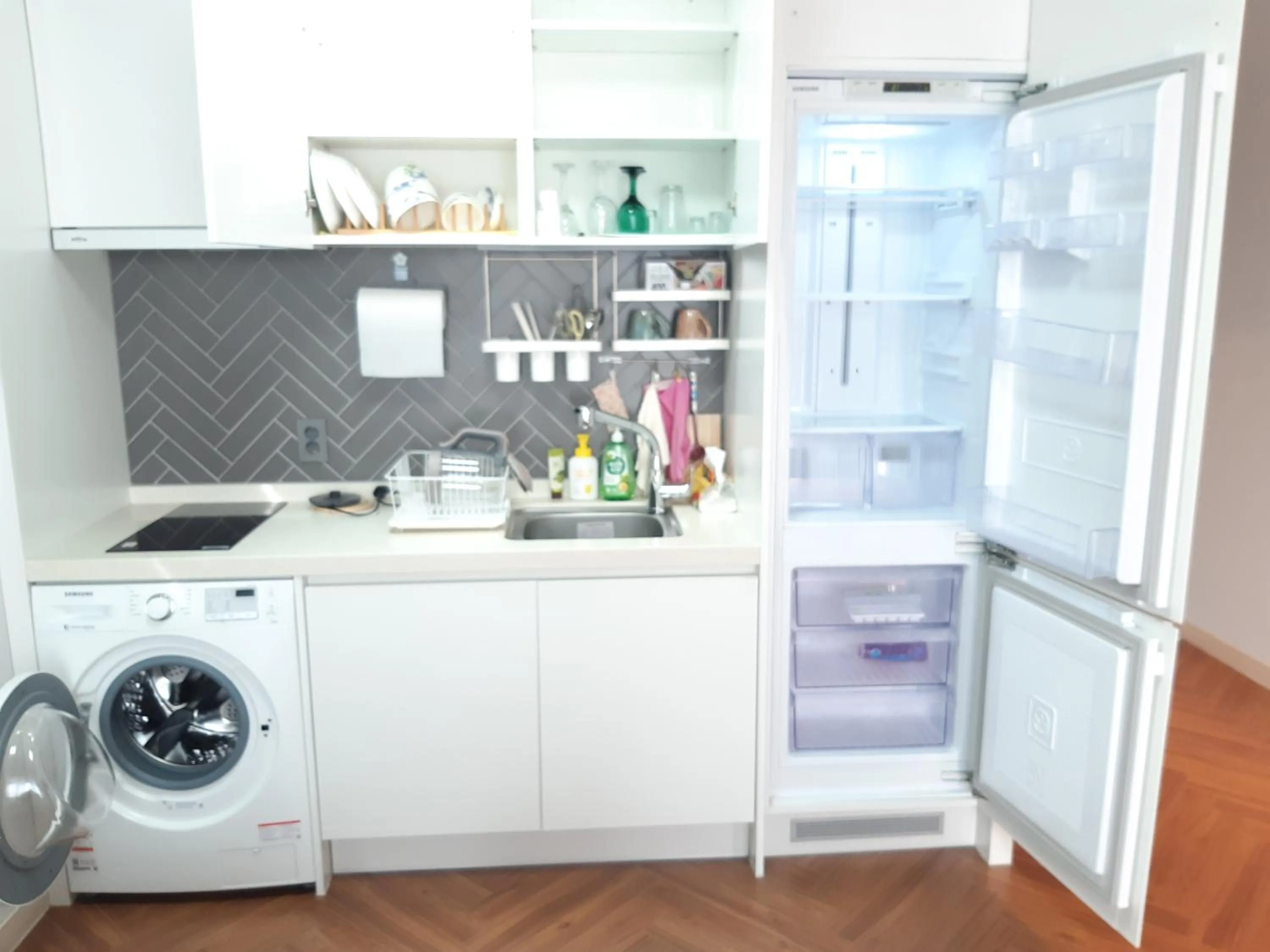 Kitchen or kitchenette in SunriseHotel JuniorSuite room11F Ocean view, Netflix O