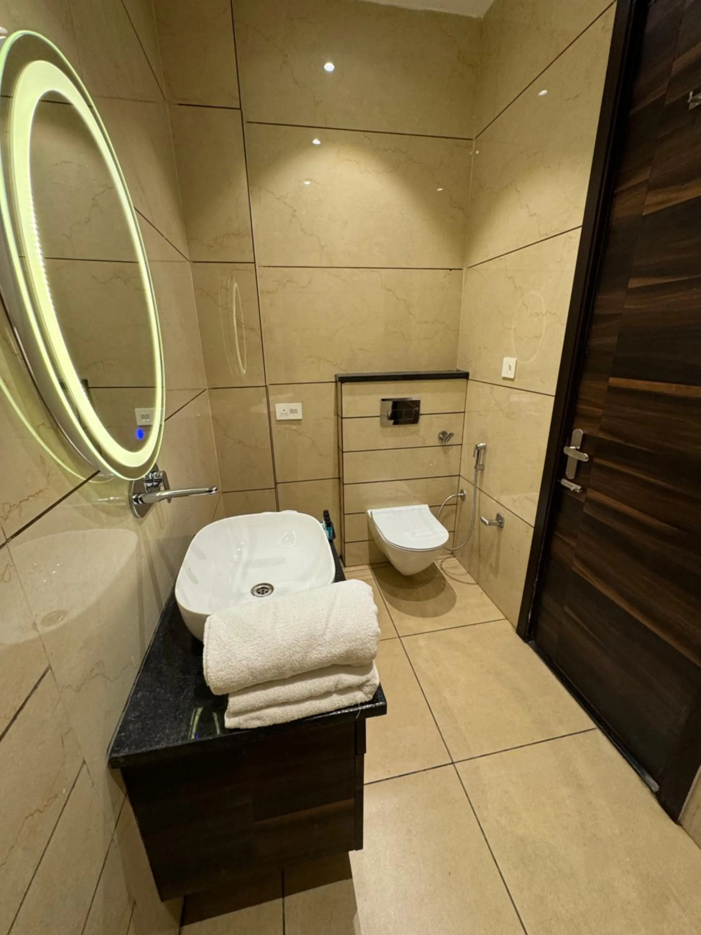 Bathroom in Hotel Heaven View - 50m From Golden Temple