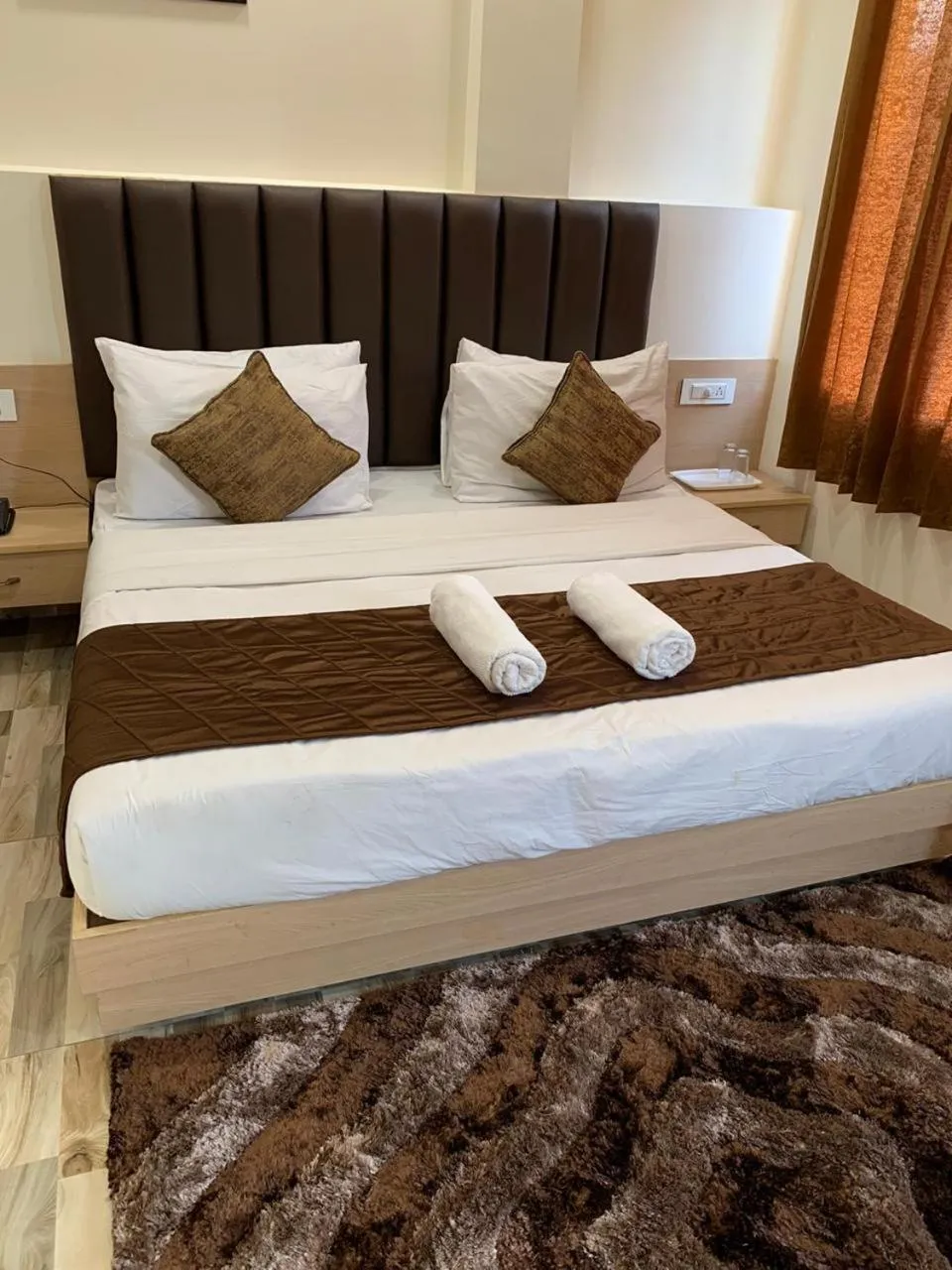 Bedroom, Bed in Hotel Heaven View - 50m From Golden Temple