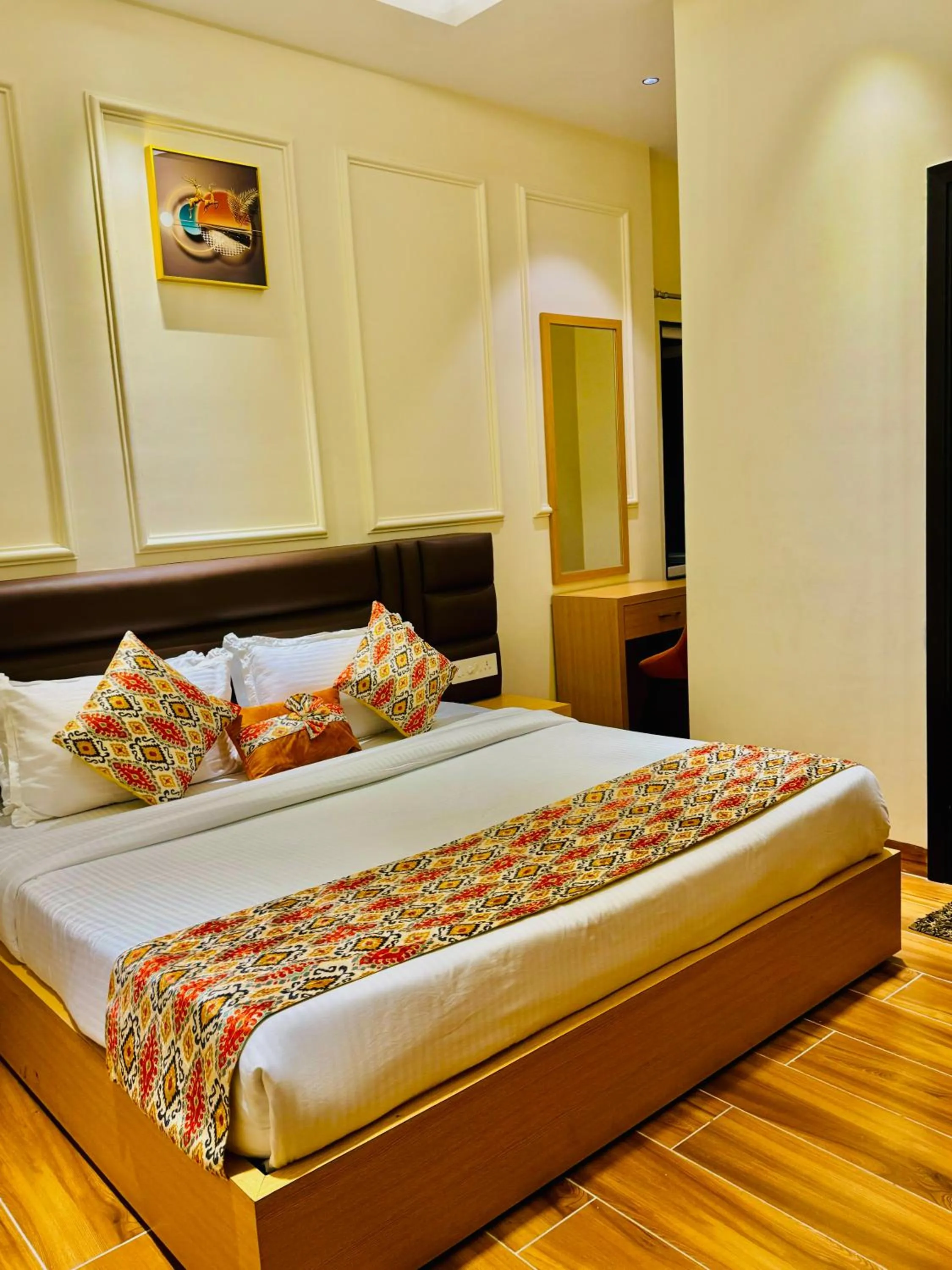 Photo of the whole room, Bed in Hotel Heaven View - 50m From Golden Temple