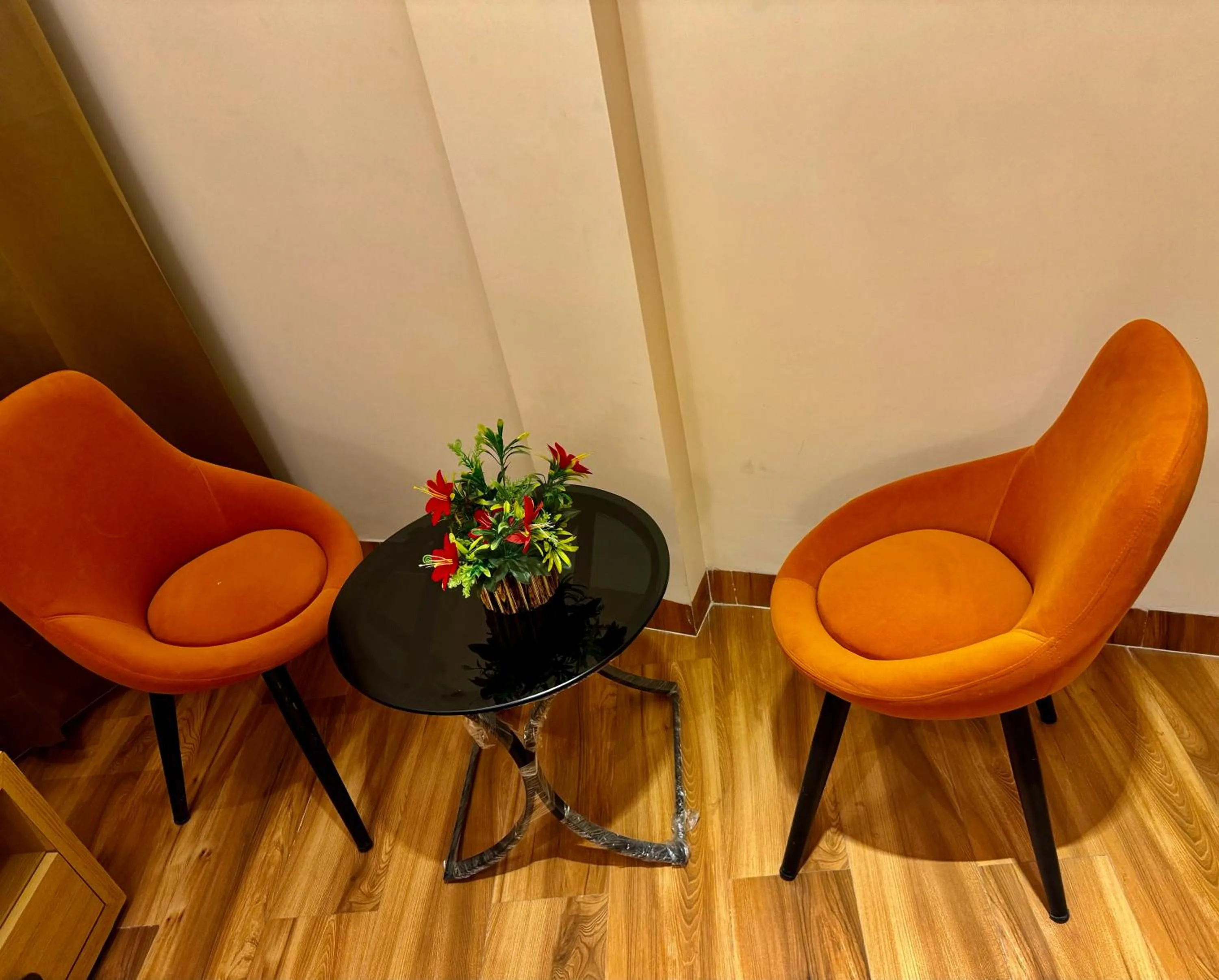 Seating area in Hotel Heaven View - 50m From Golden Temple