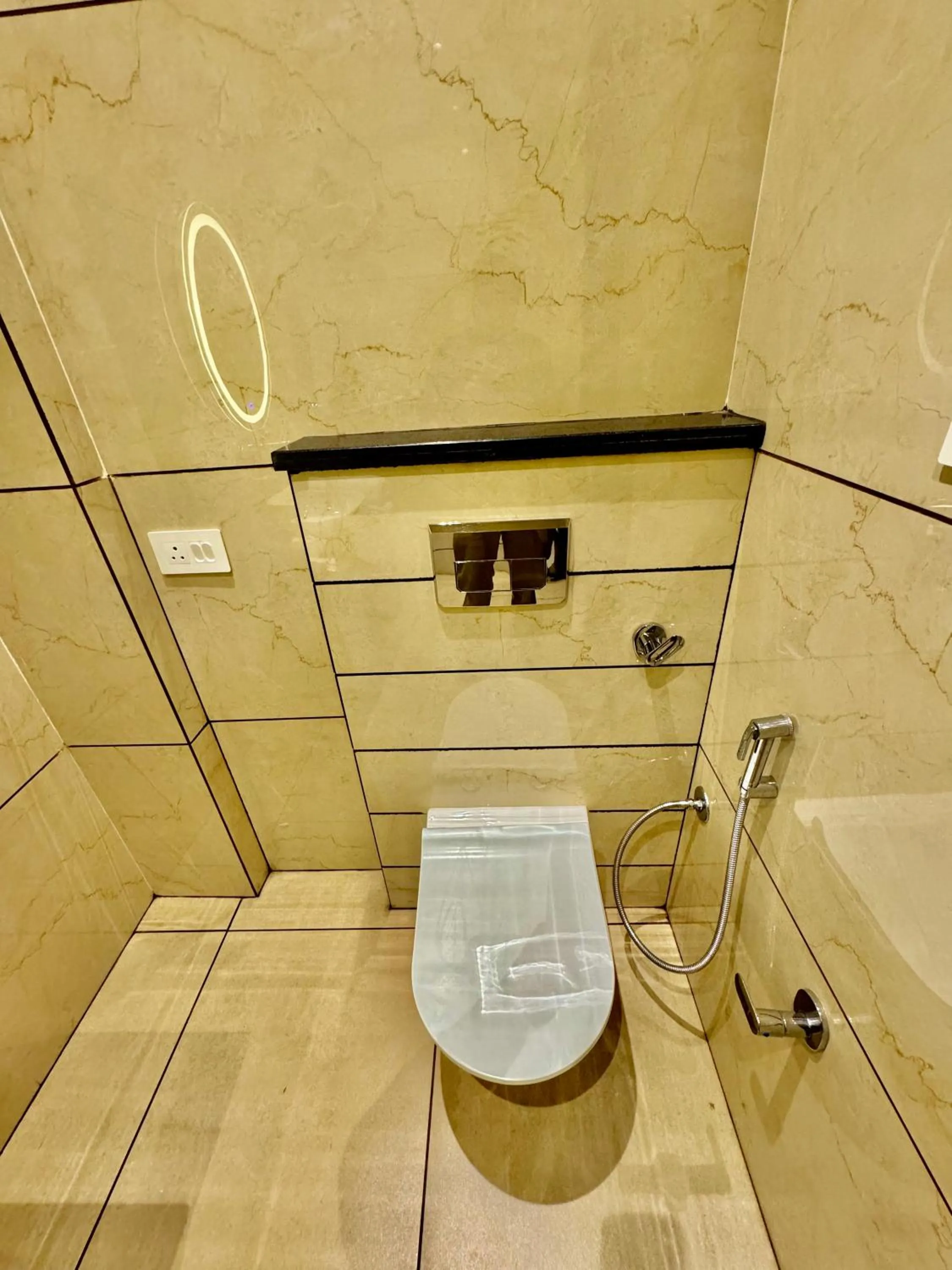 Toilet in Hotel Heaven View - 50m From Golden Temple