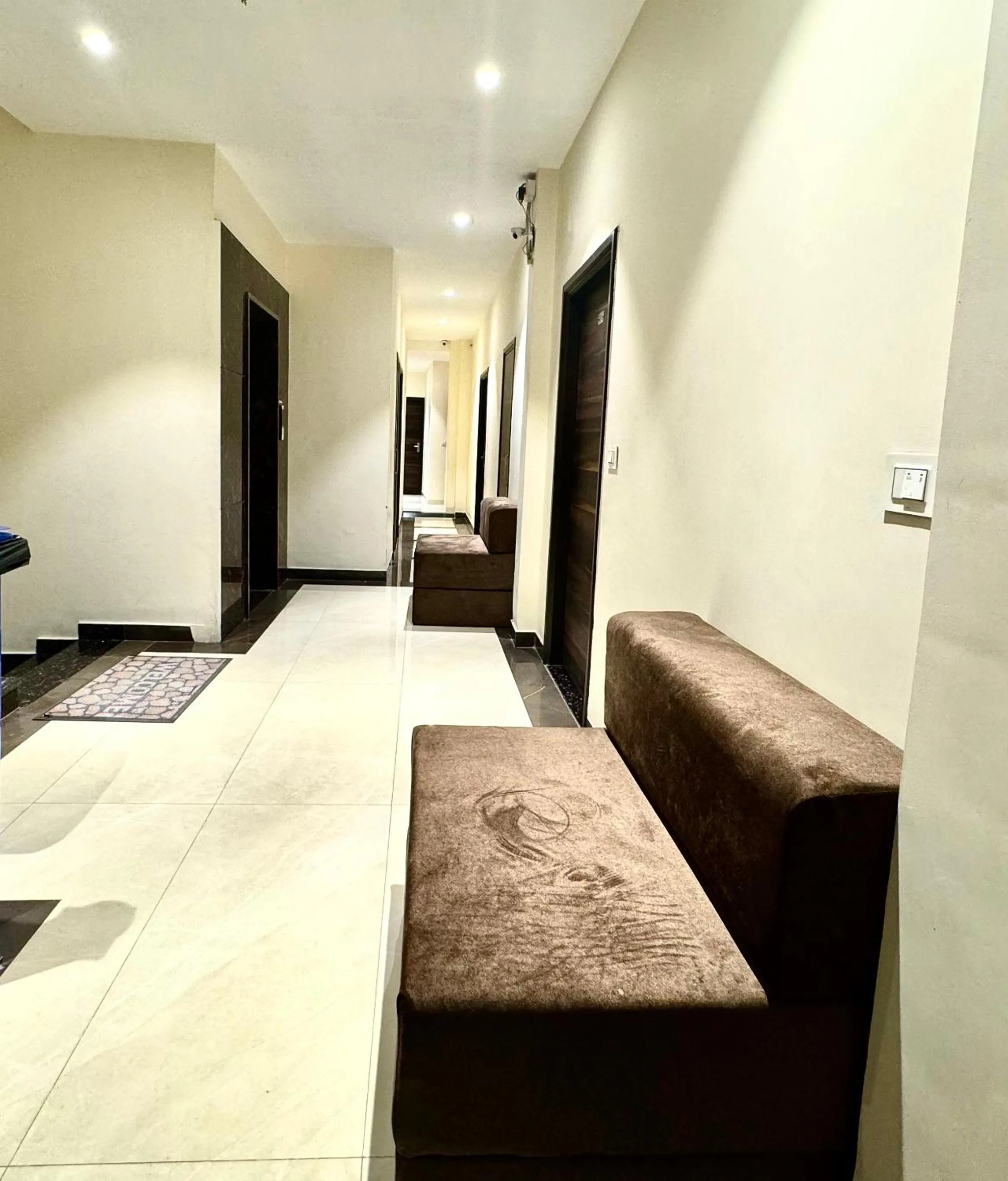 Seating area, Bed in Hotel Heaven View - 50m From Golden Temple