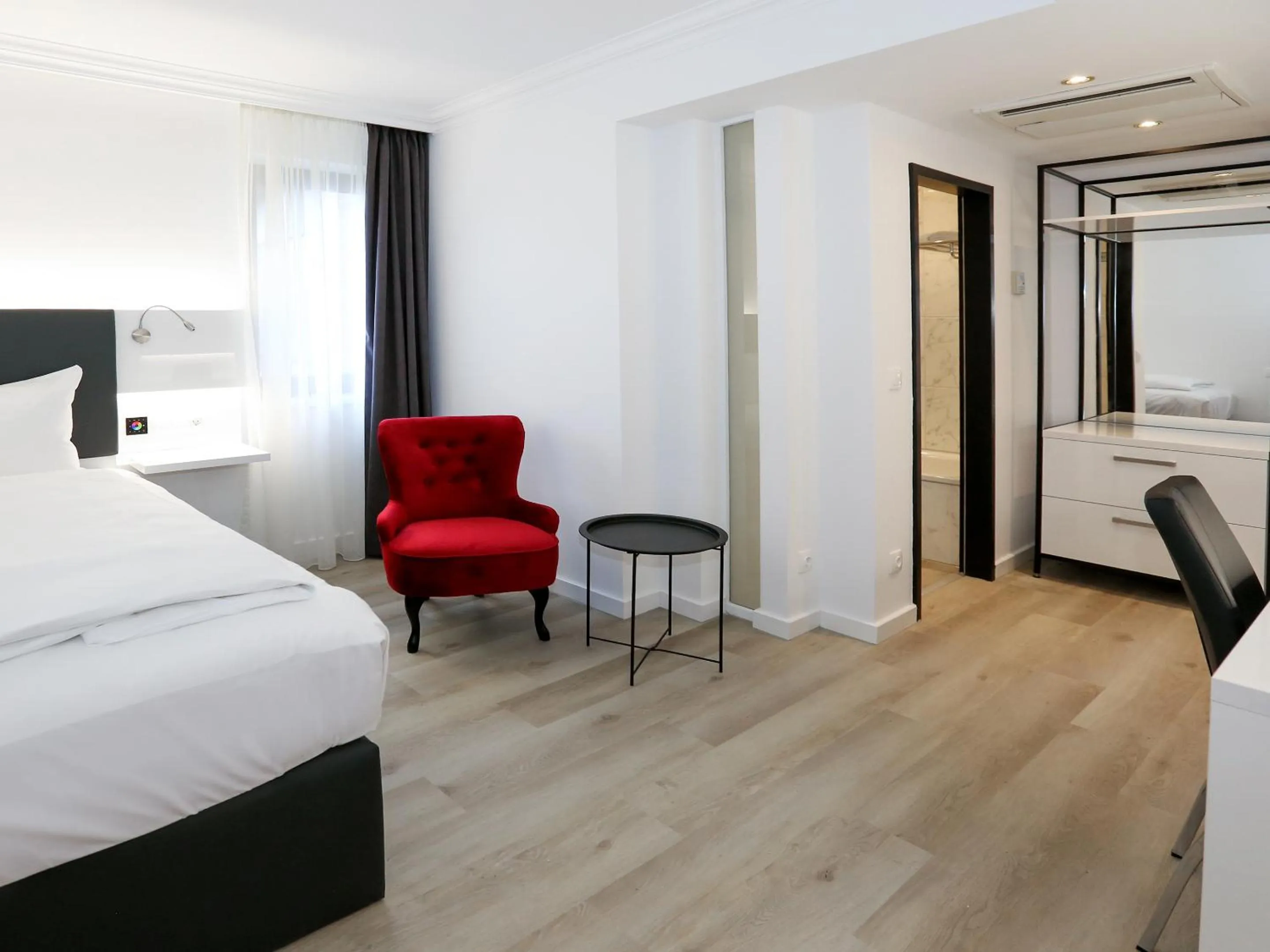 Photo of the whole room, Bed in DORMERO Hotel Meerbusch