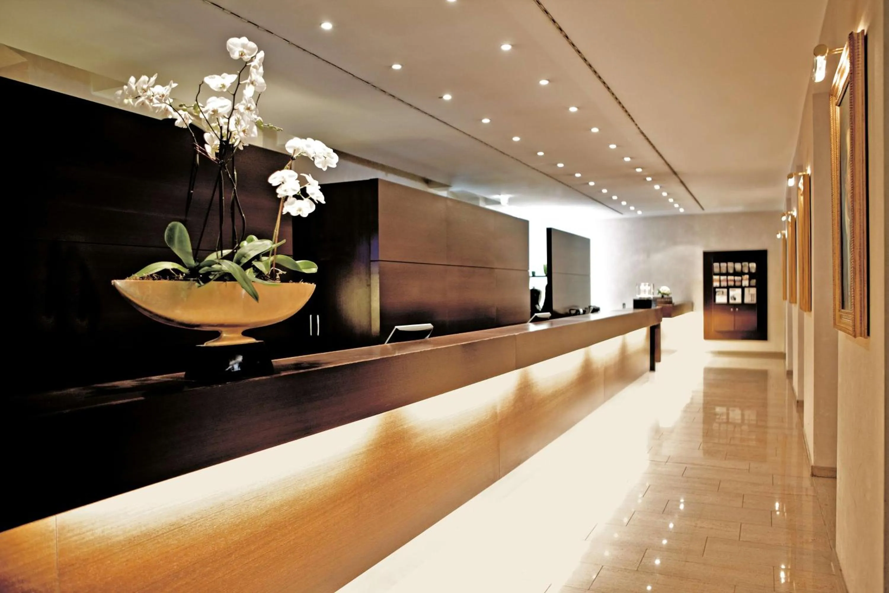 Lobby or reception in Metropolitan Hotel by Flemings
